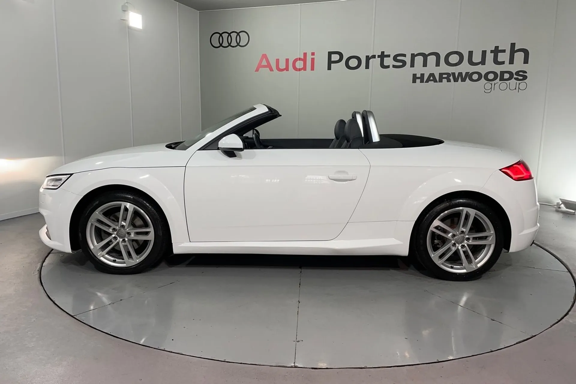 Audi TT thumbnail image number 13