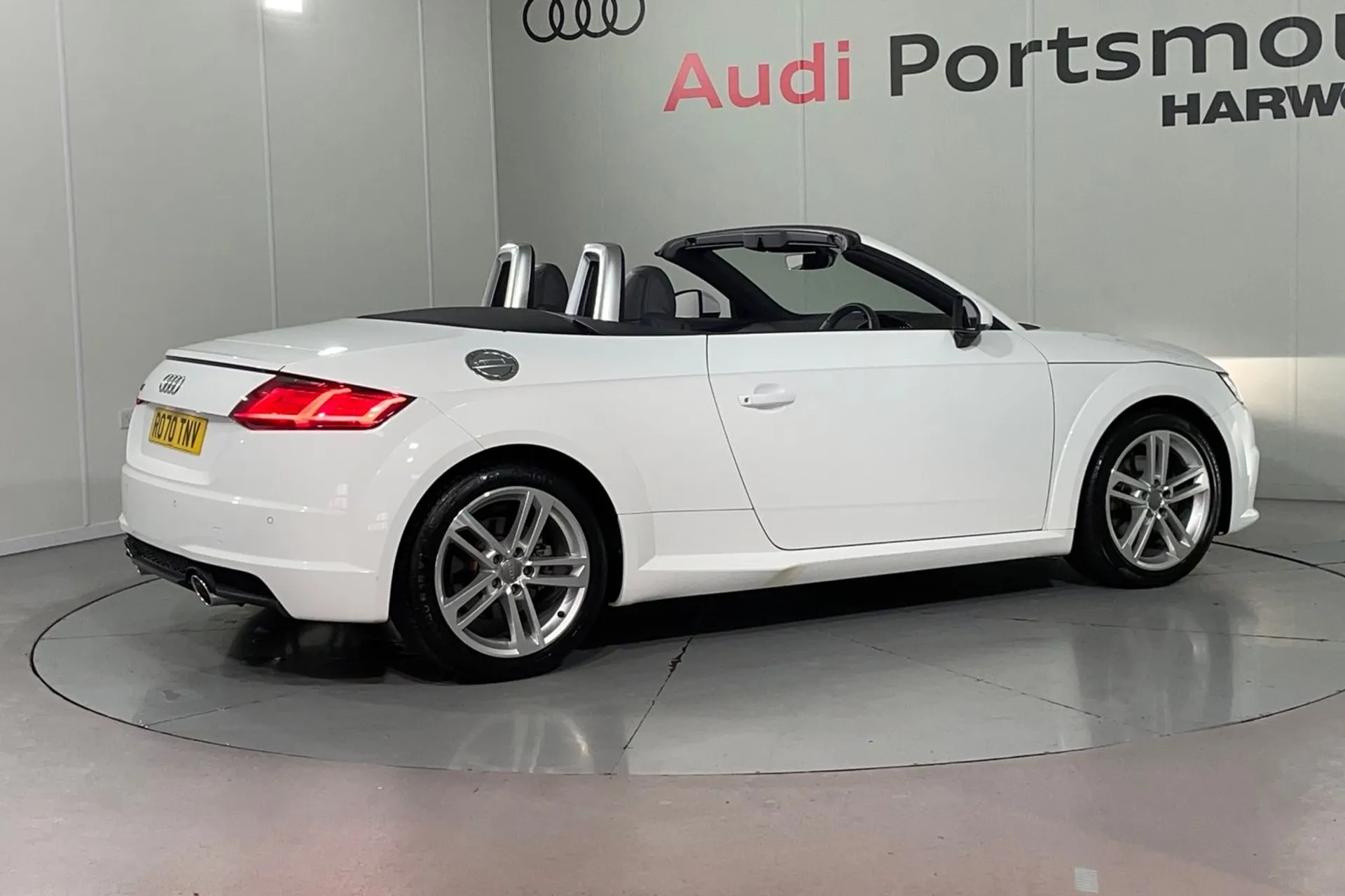 Audi TT thumbnail image number 11