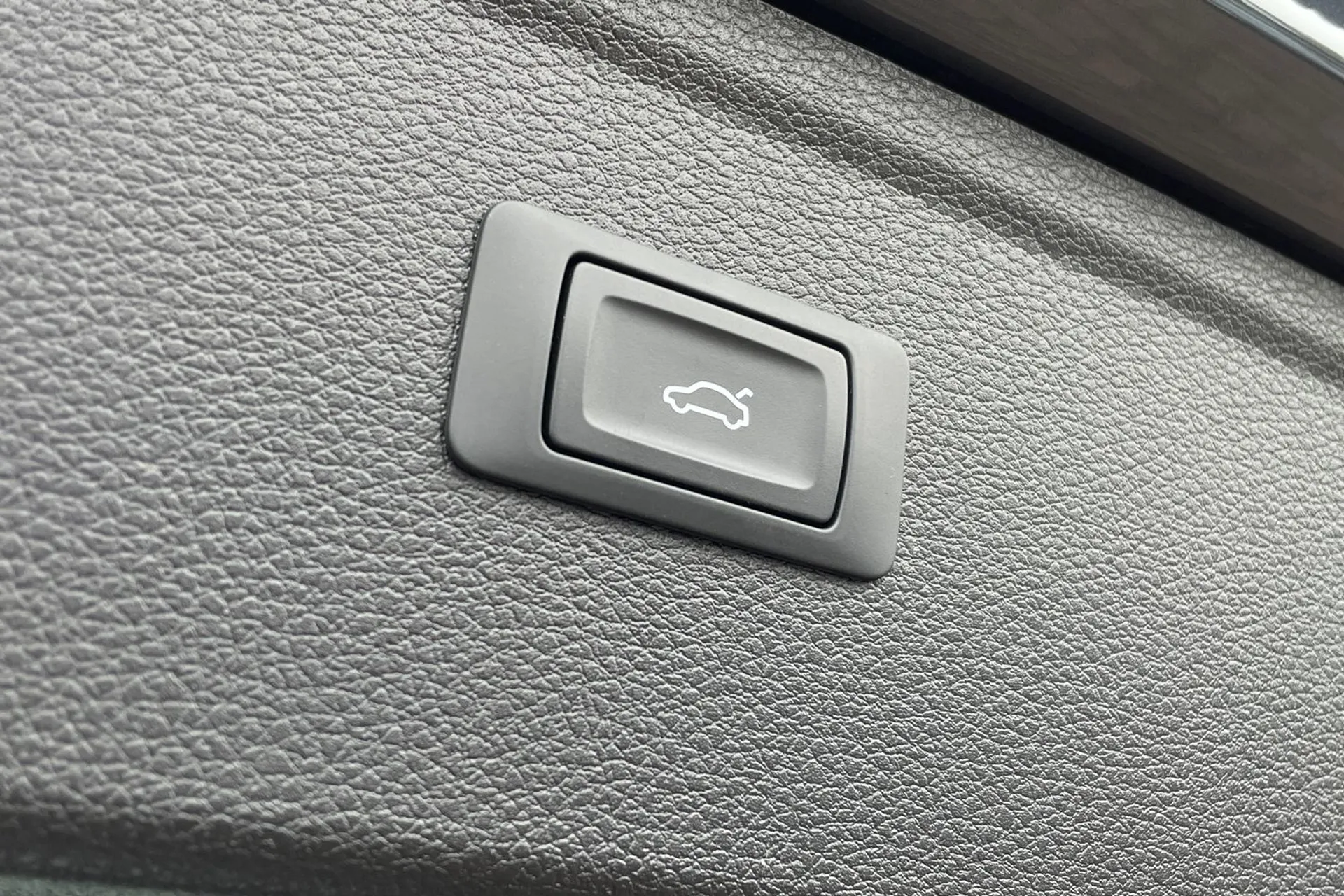 Audi Q5 thumbnail image number 17