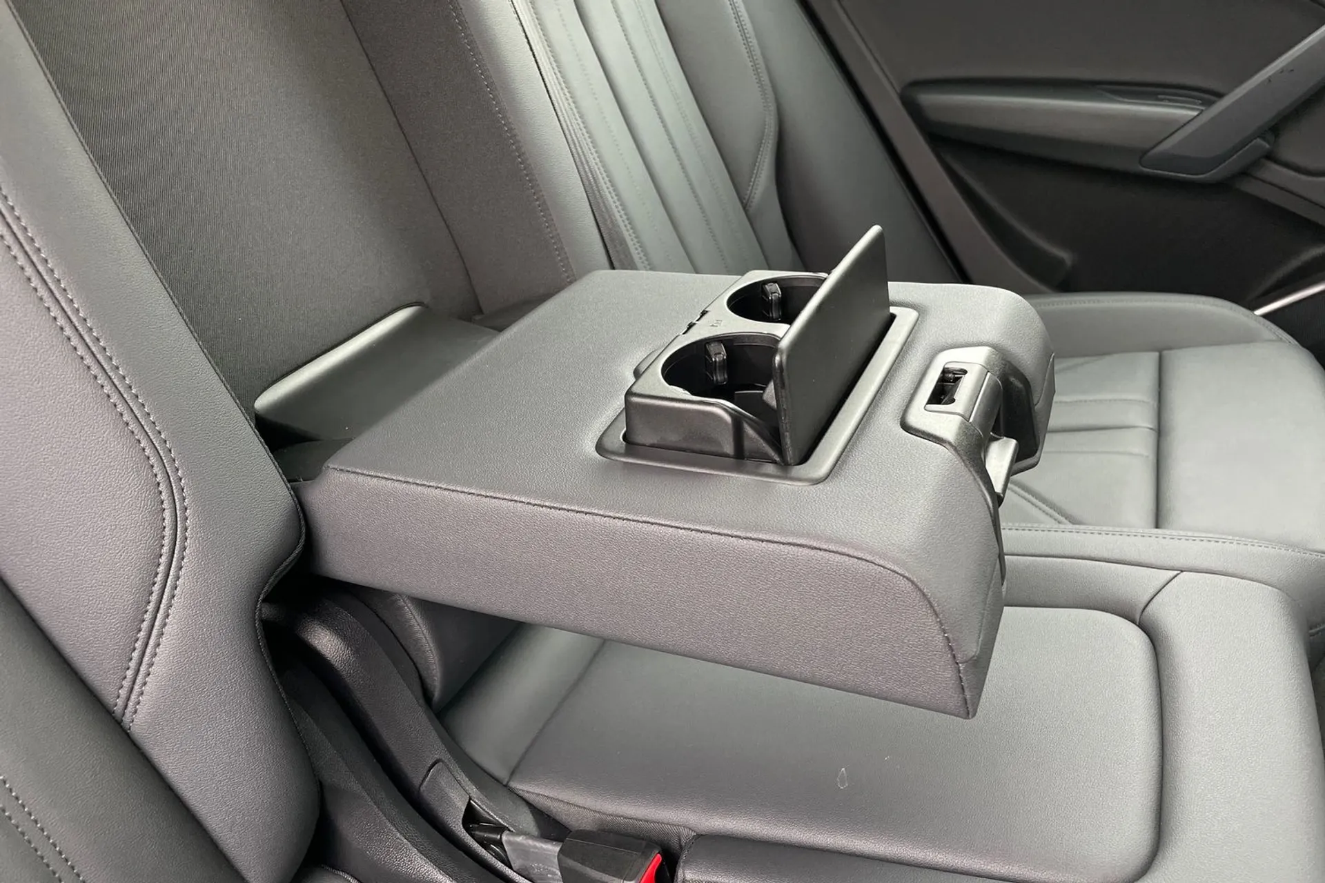 Audi Q5 thumbnail image number 15