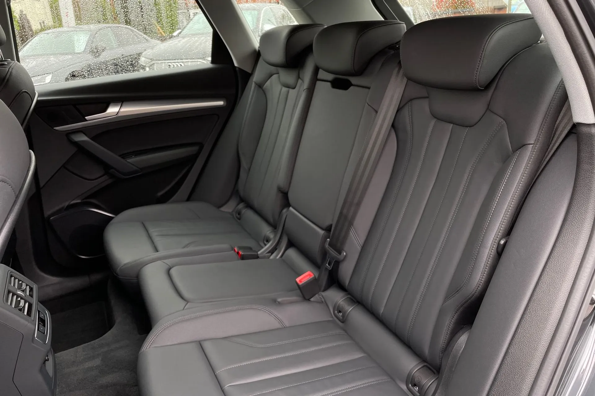 Audi Q5 thumbnail image number 37