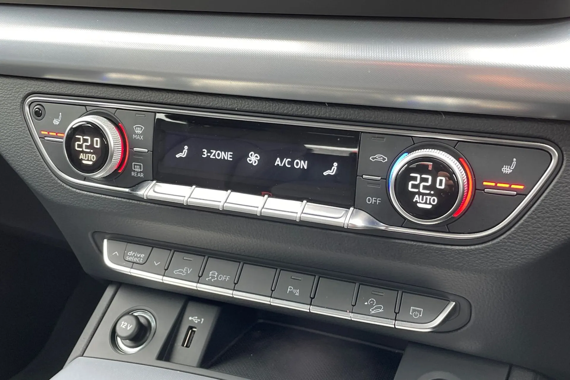 Audi Q5 thumbnail image number 11