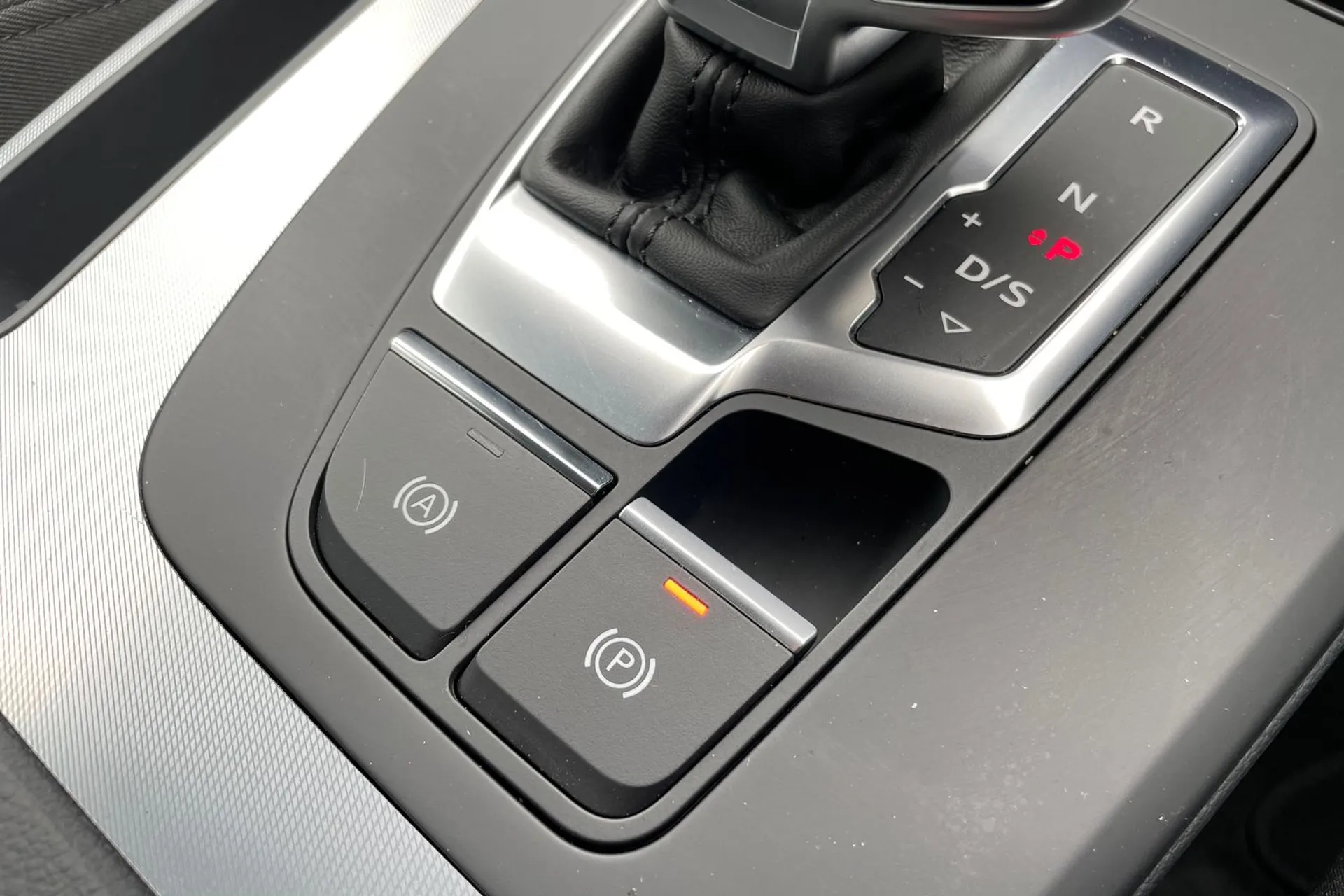 Audi Q5 thumbnail image number 14
