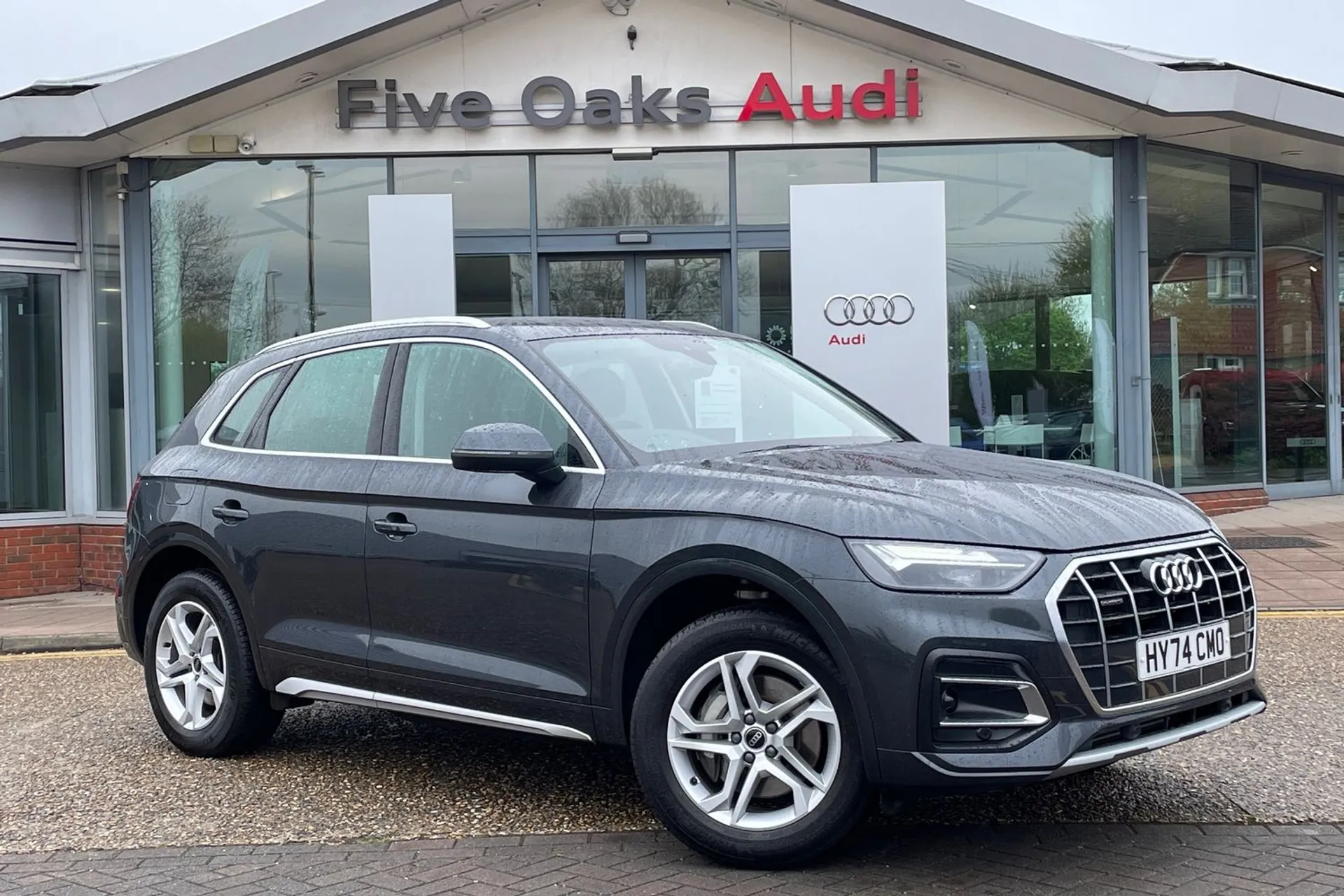 Audi Q5 focused image