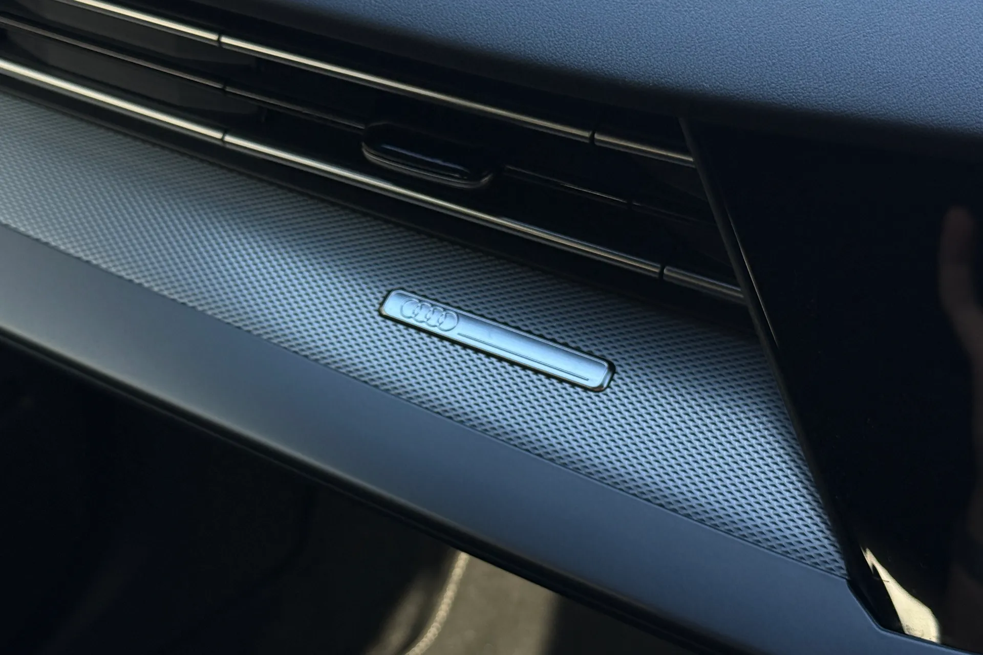 Audi A3 thumbnail image number 23