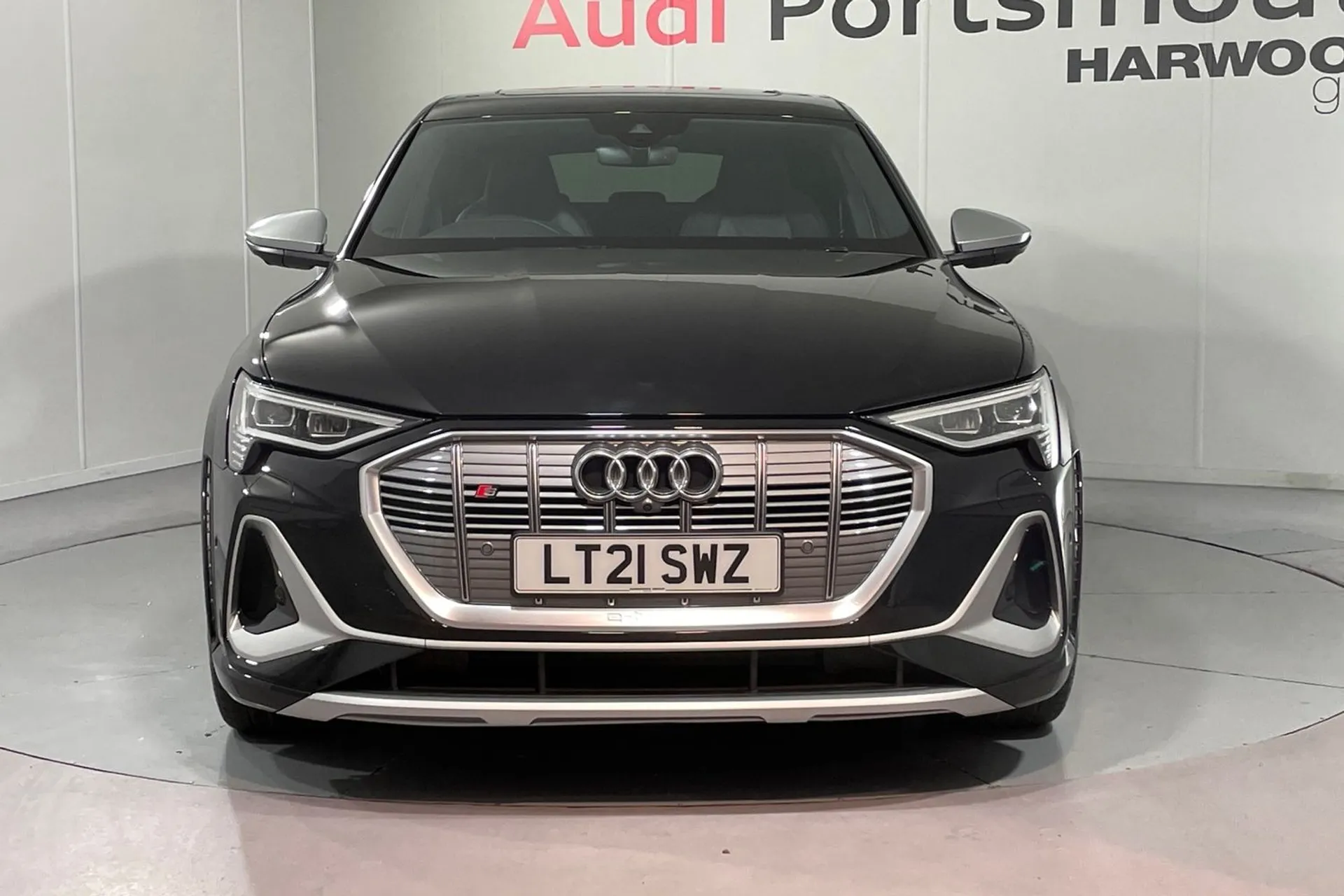 Audi e-tron thumbnail image number 6