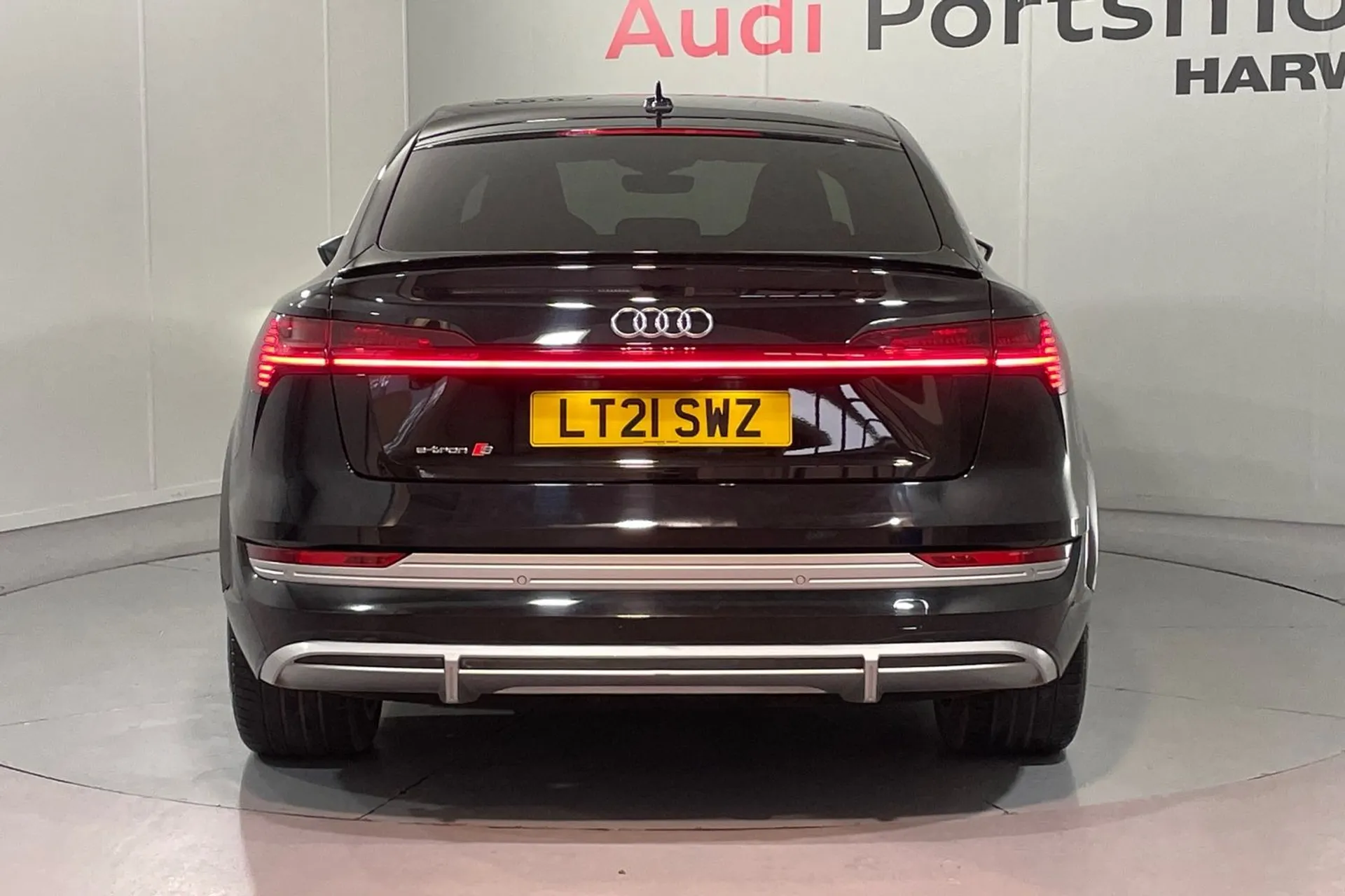 Audi e-tron thumbnail image number 7