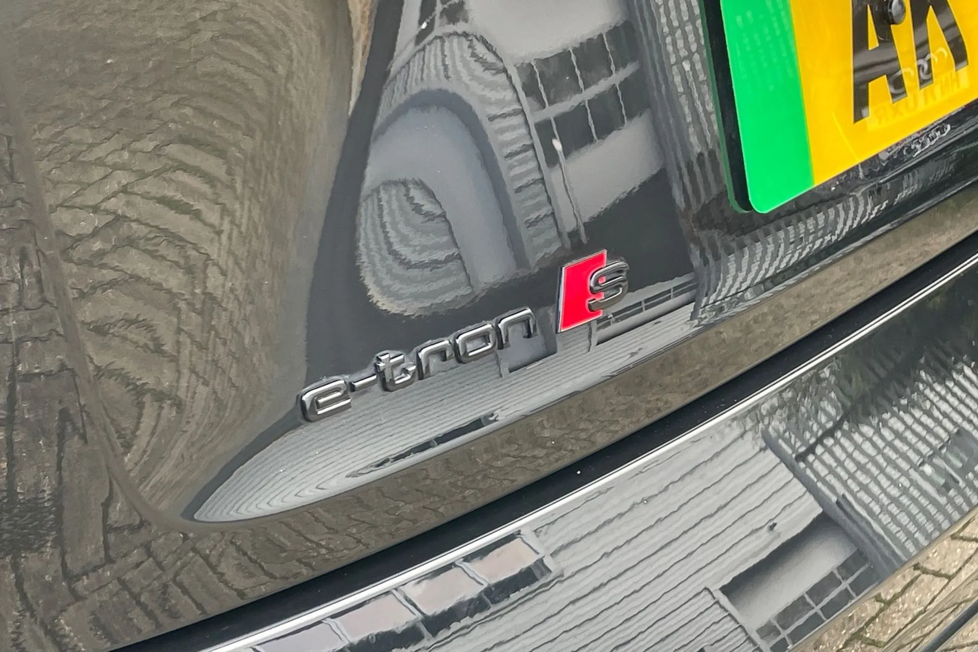 Audi e-tron thumbnail image number 57