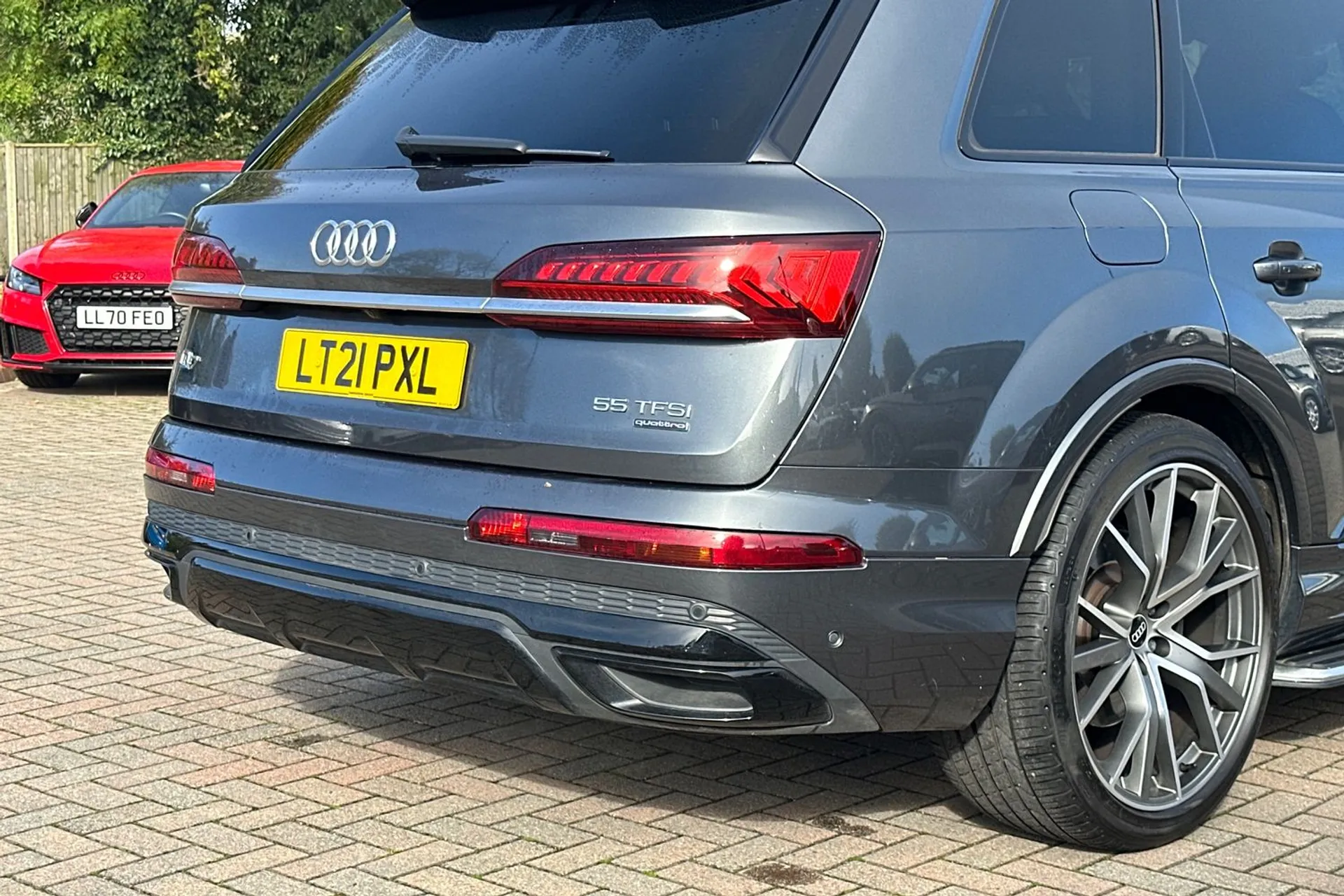 Audi Q7 thumbnail image number 24