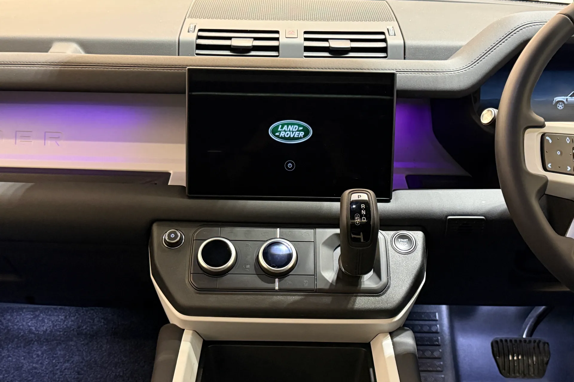 LAND ROVER DEFENDER thumbnail image number 42