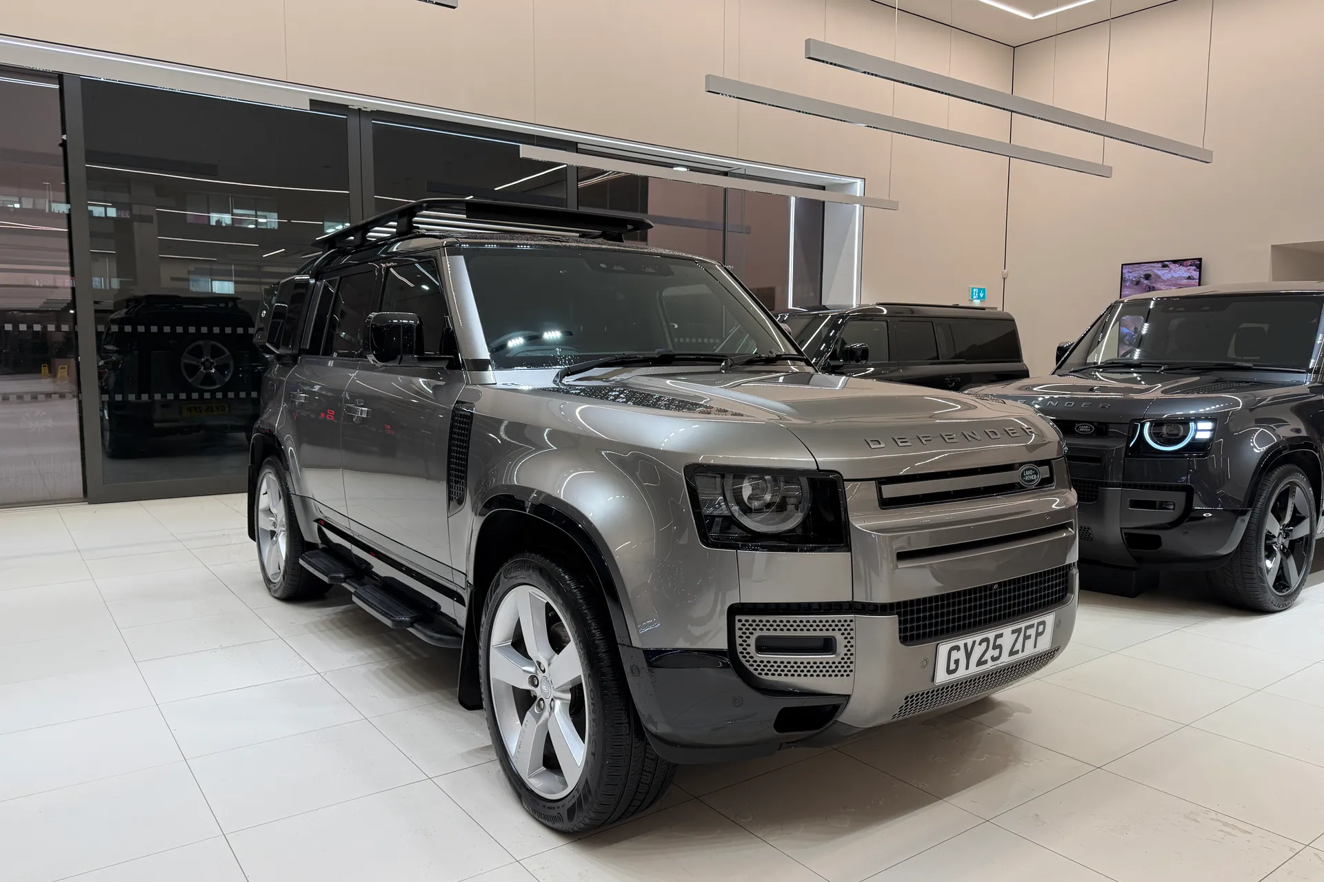 LAND ROVER DEFENDER thumbnail image number 2