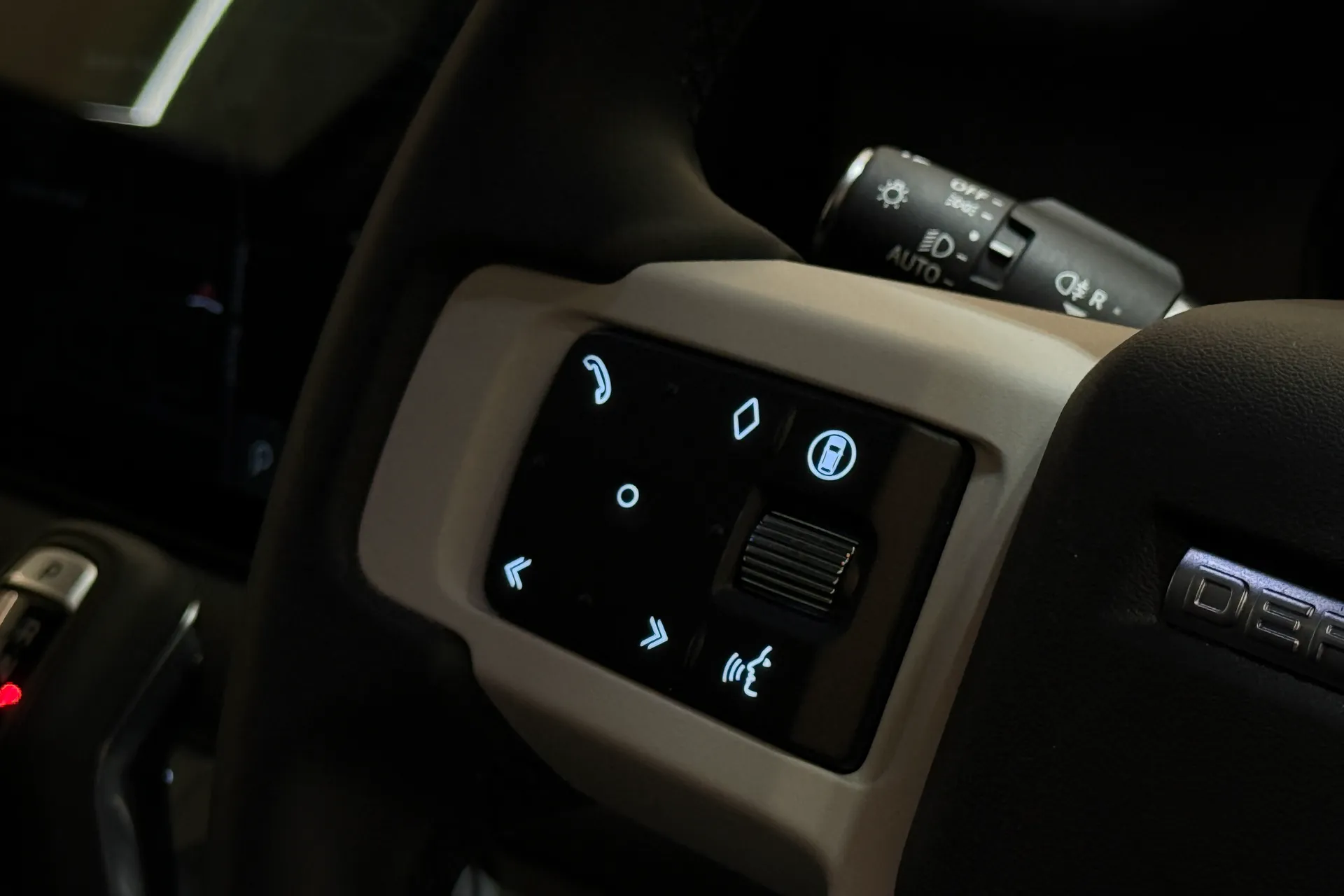 LAND ROVER DEFENDER thumbnail image number 20