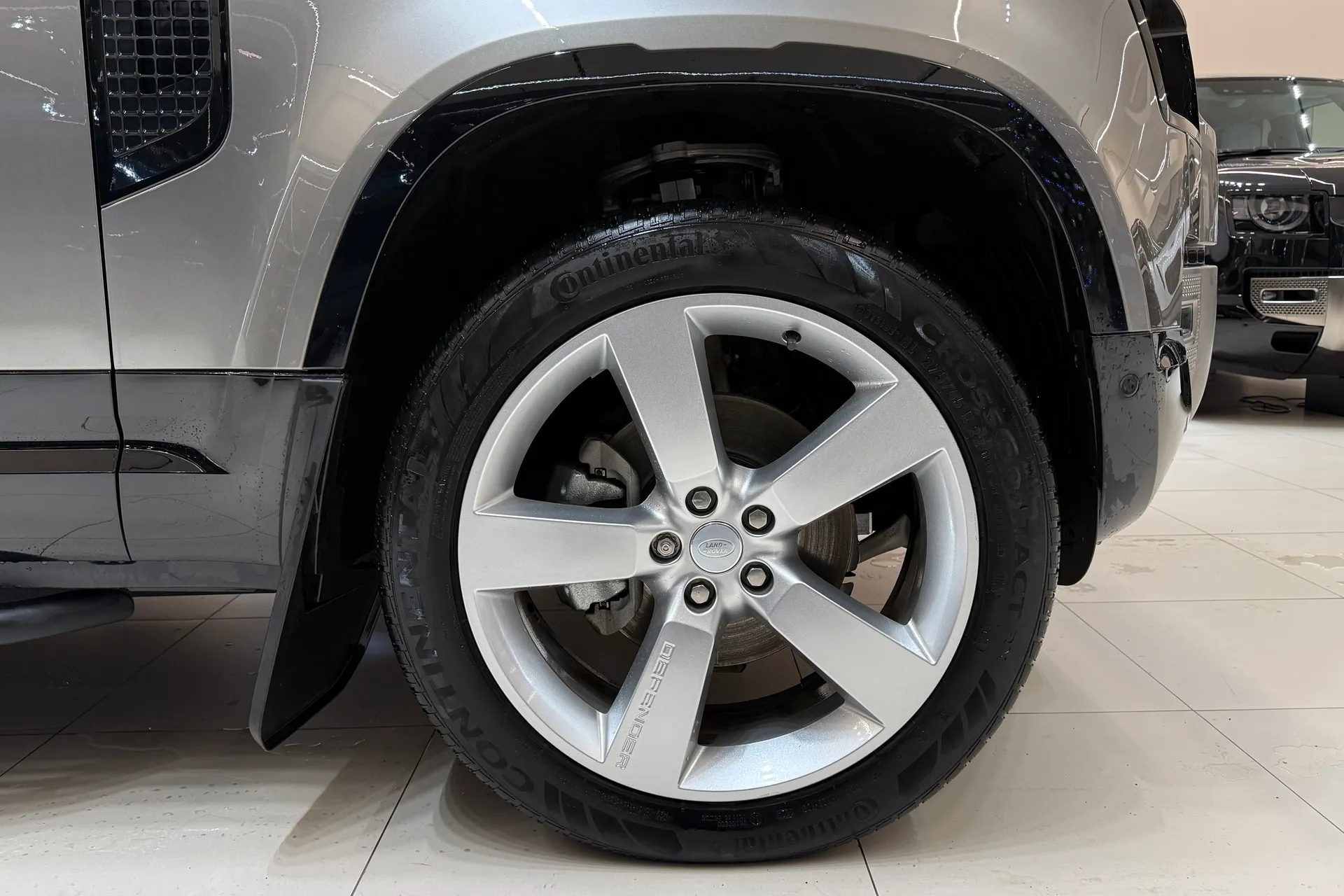 LAND ROVER DEFENDER thumbnail image number 13