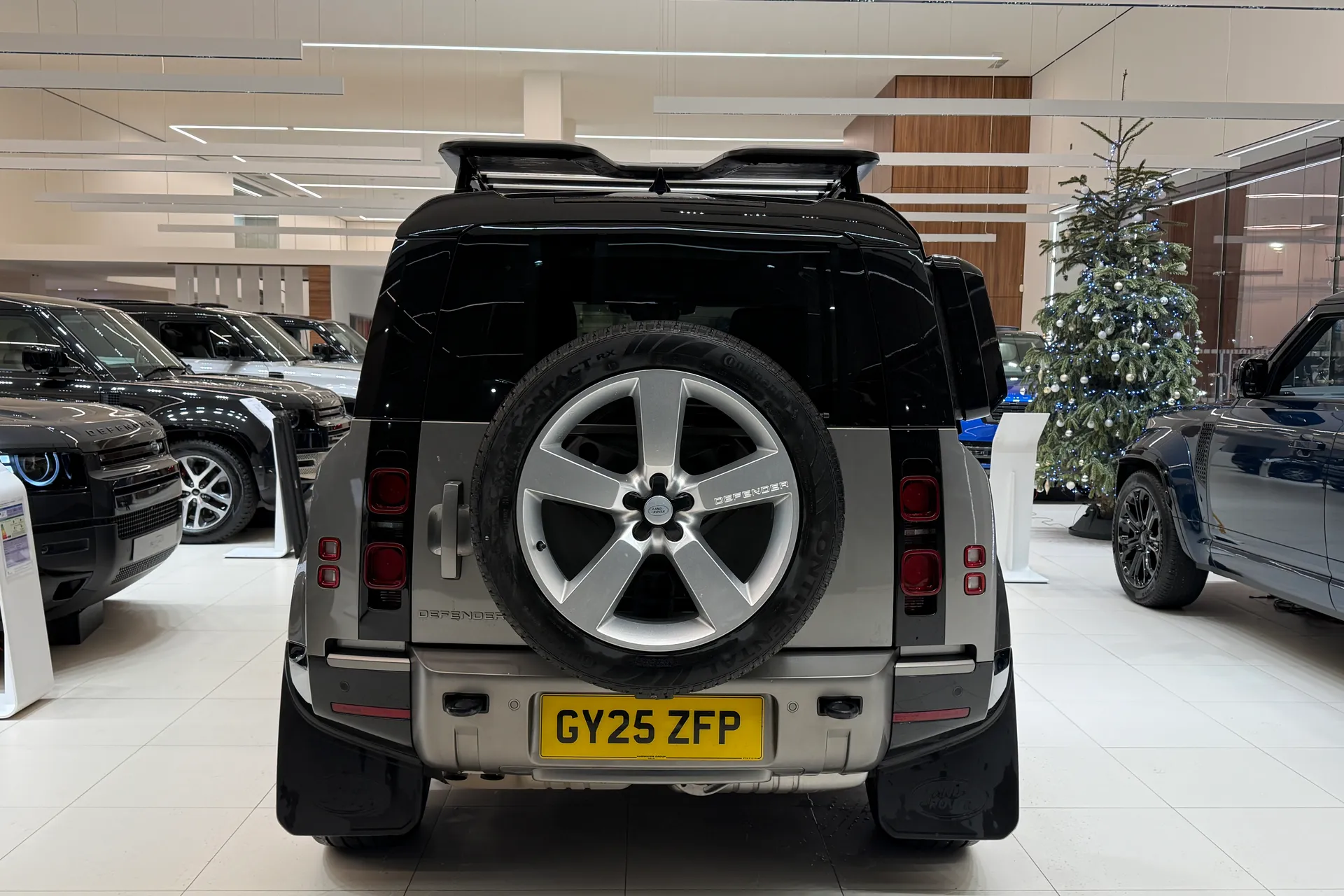 LAND ROVER DEFENDER thumbnail image number 9