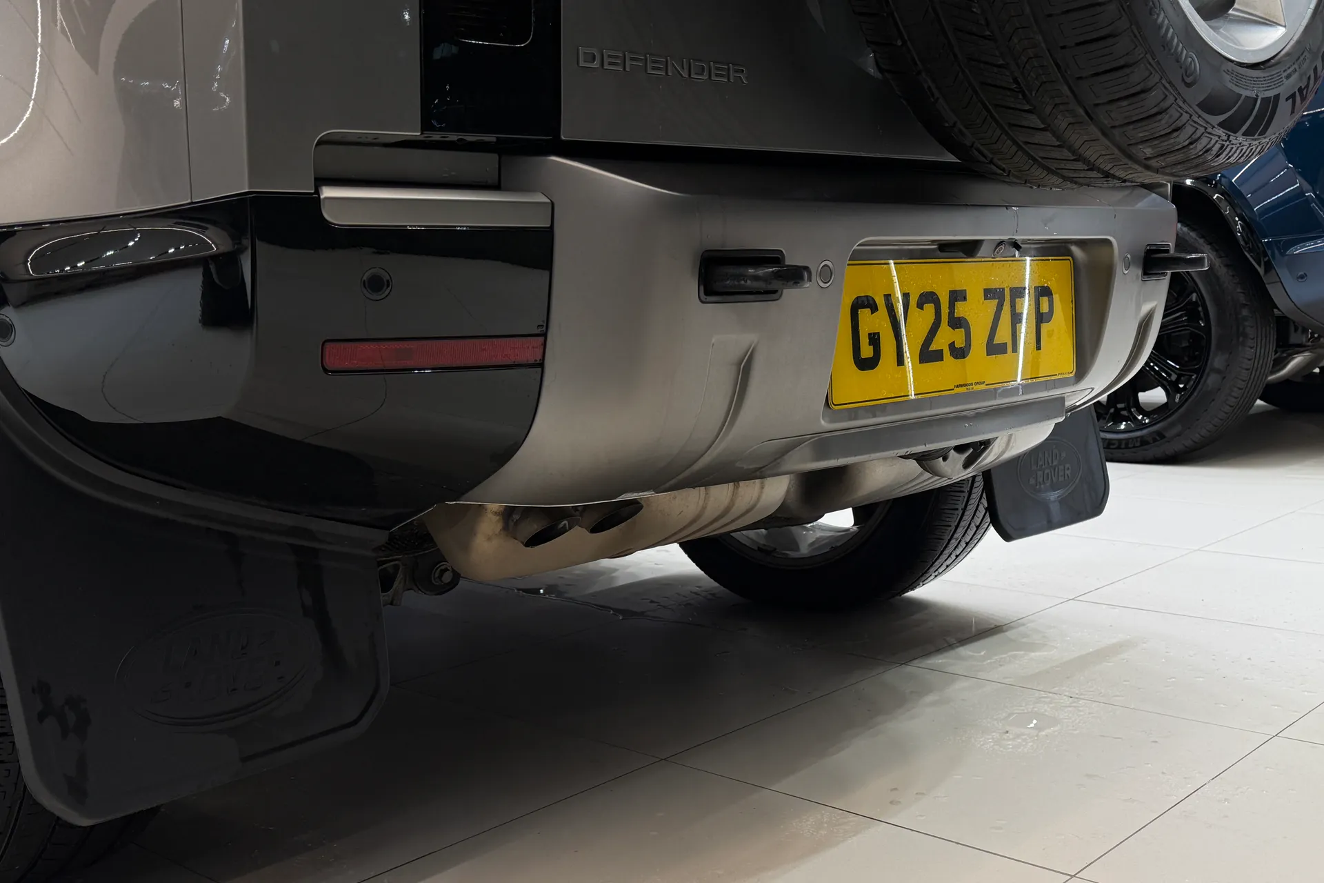 LAND ROVER DEFENDER thumbnail image number 10