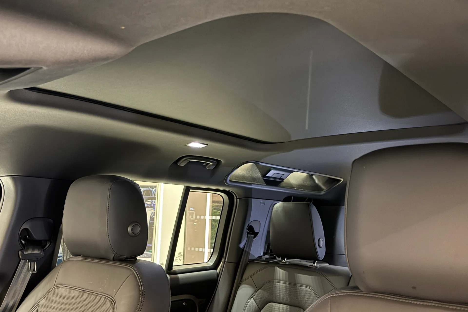 LAND ROVER DEFENDER thumbnail image number 5