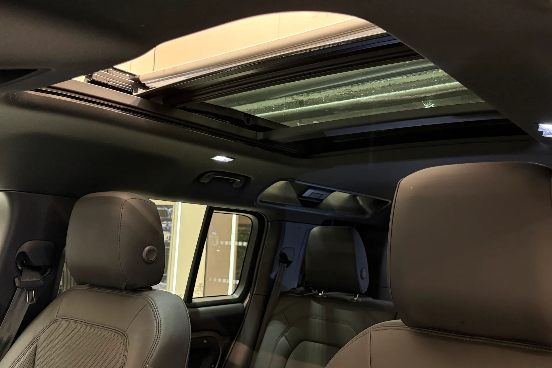 LAND ROVER DEFENDER thumbnail image number 16