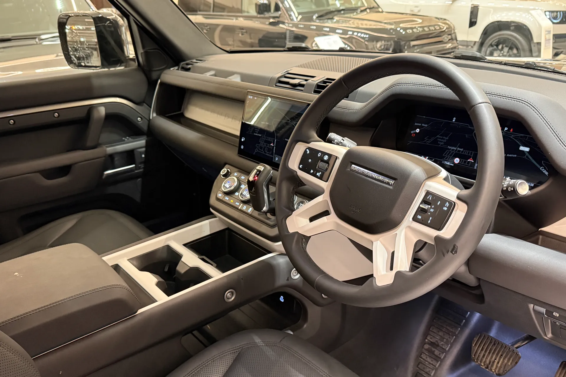 LAND ROVER DEFENDER thumbnail image number 19