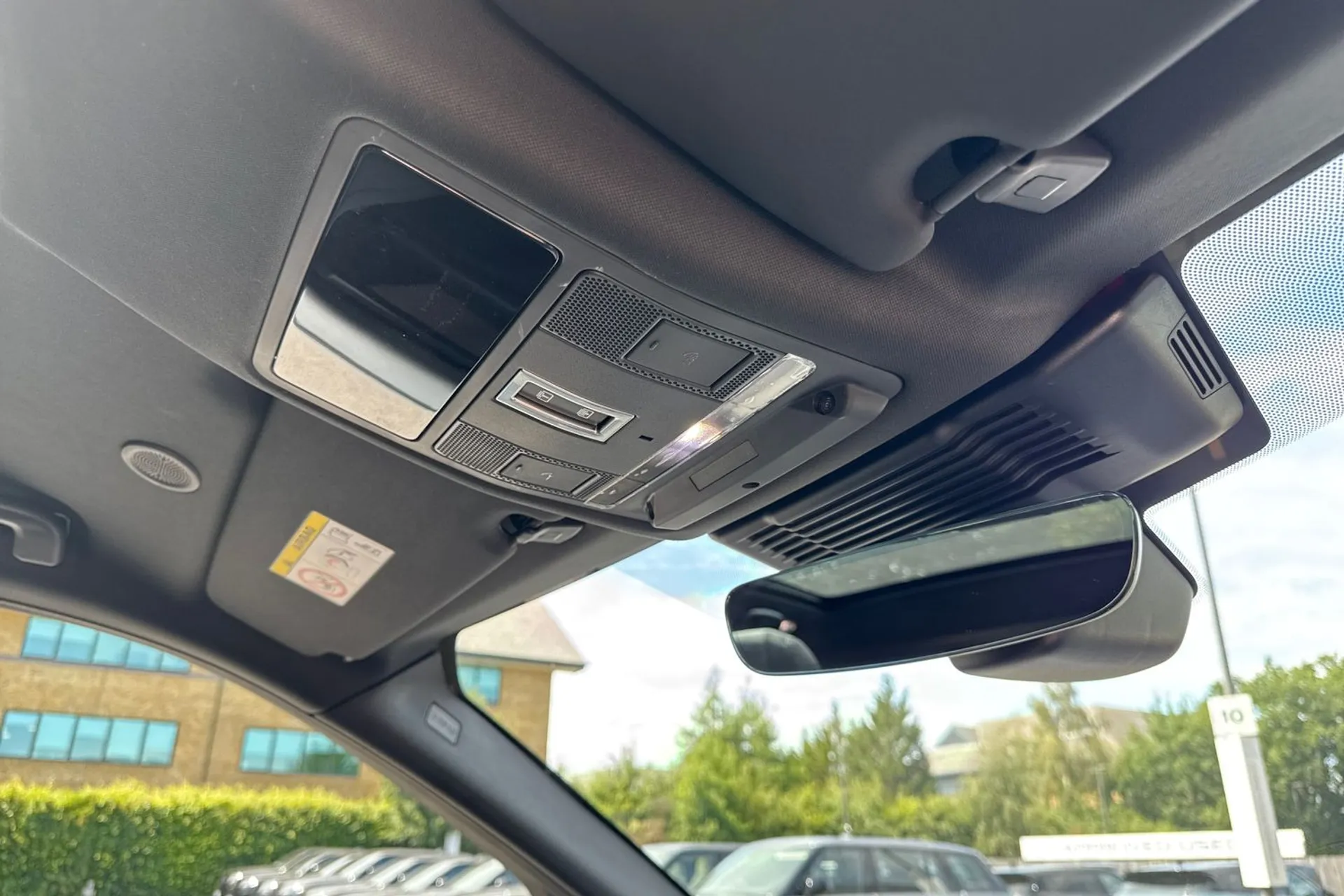 LAND ROVER DISCOVERY SPORT thumbnail image number 24