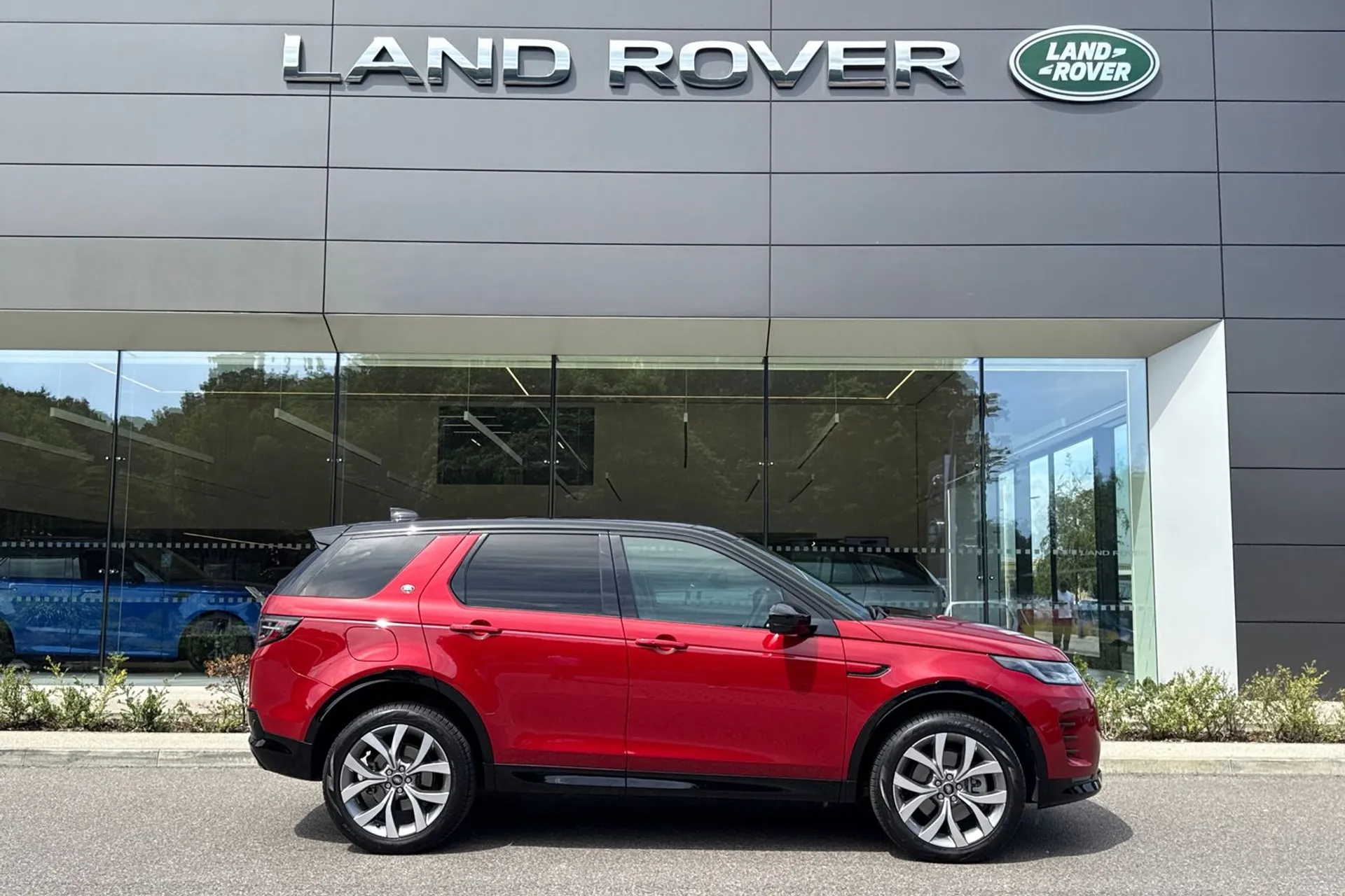 LAND ROVER DISCOVERY SPORT thumbnail image number 2