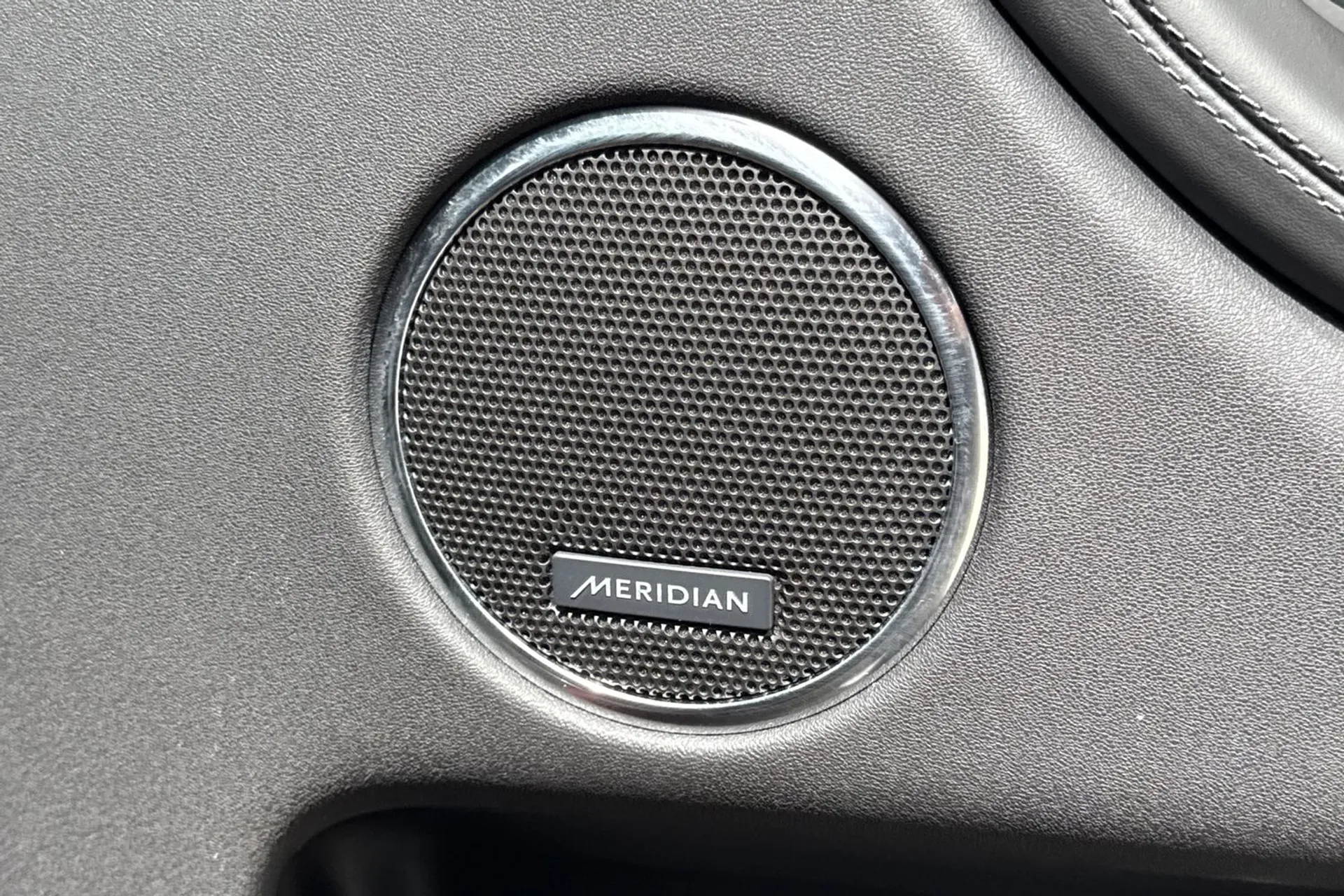 LAND ROVER DISCOVERY SPORT thumbnail image number 52