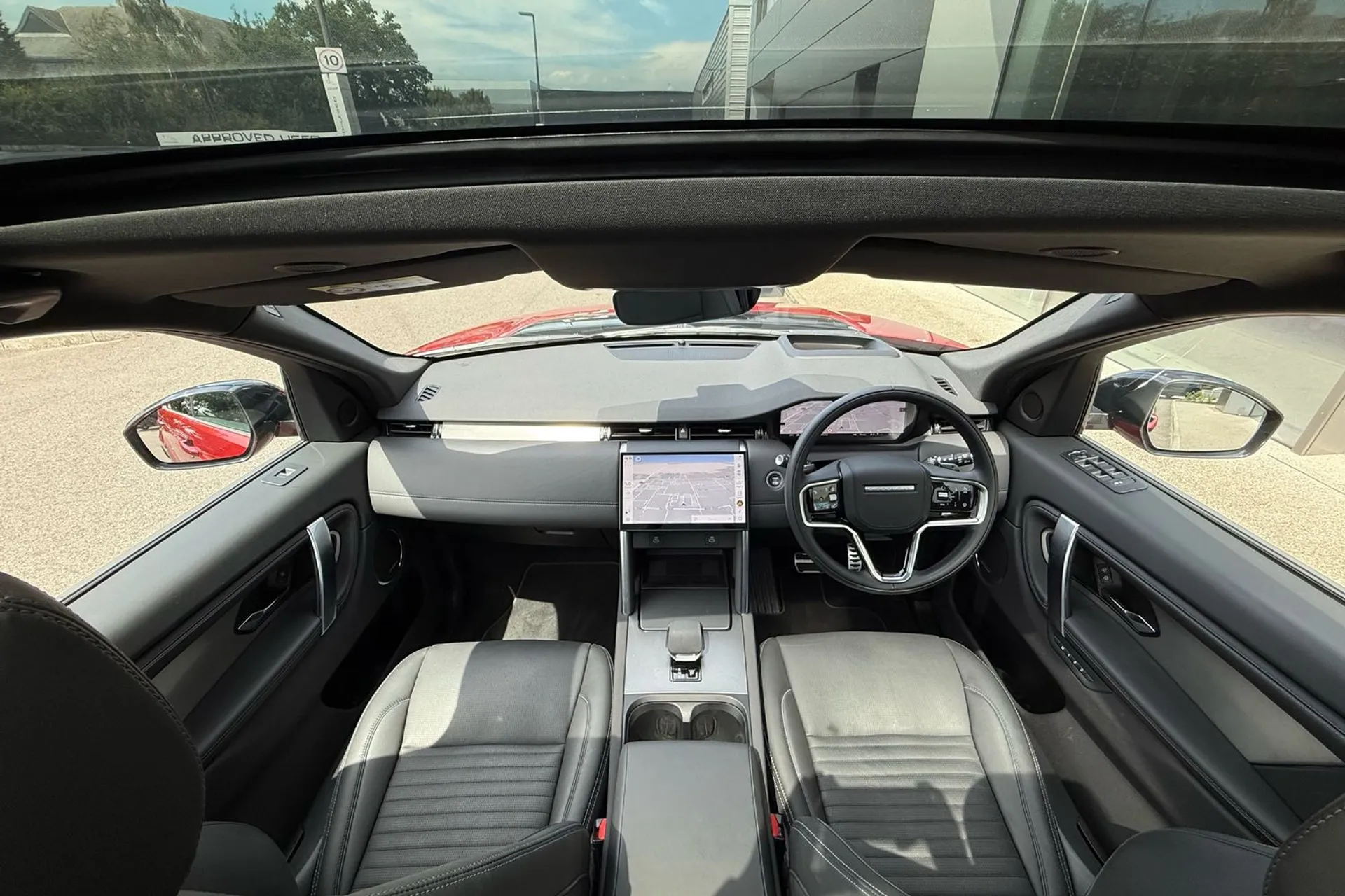 LAND ROVER DISCOVERY SPORT thumbnail image number 3