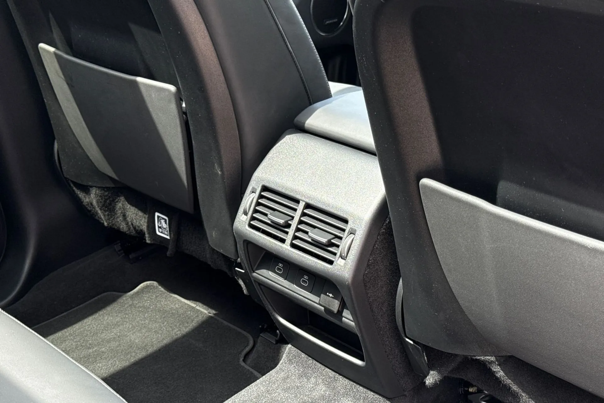 LAND ROVER DISCOVERY SPORT thumbnail image number 36