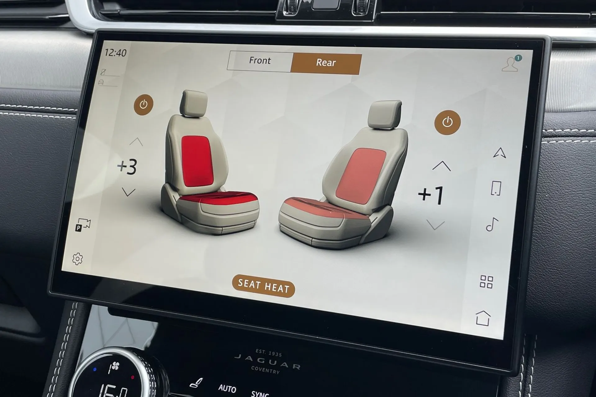 Jaguar F-PACE thumbnail image number 23