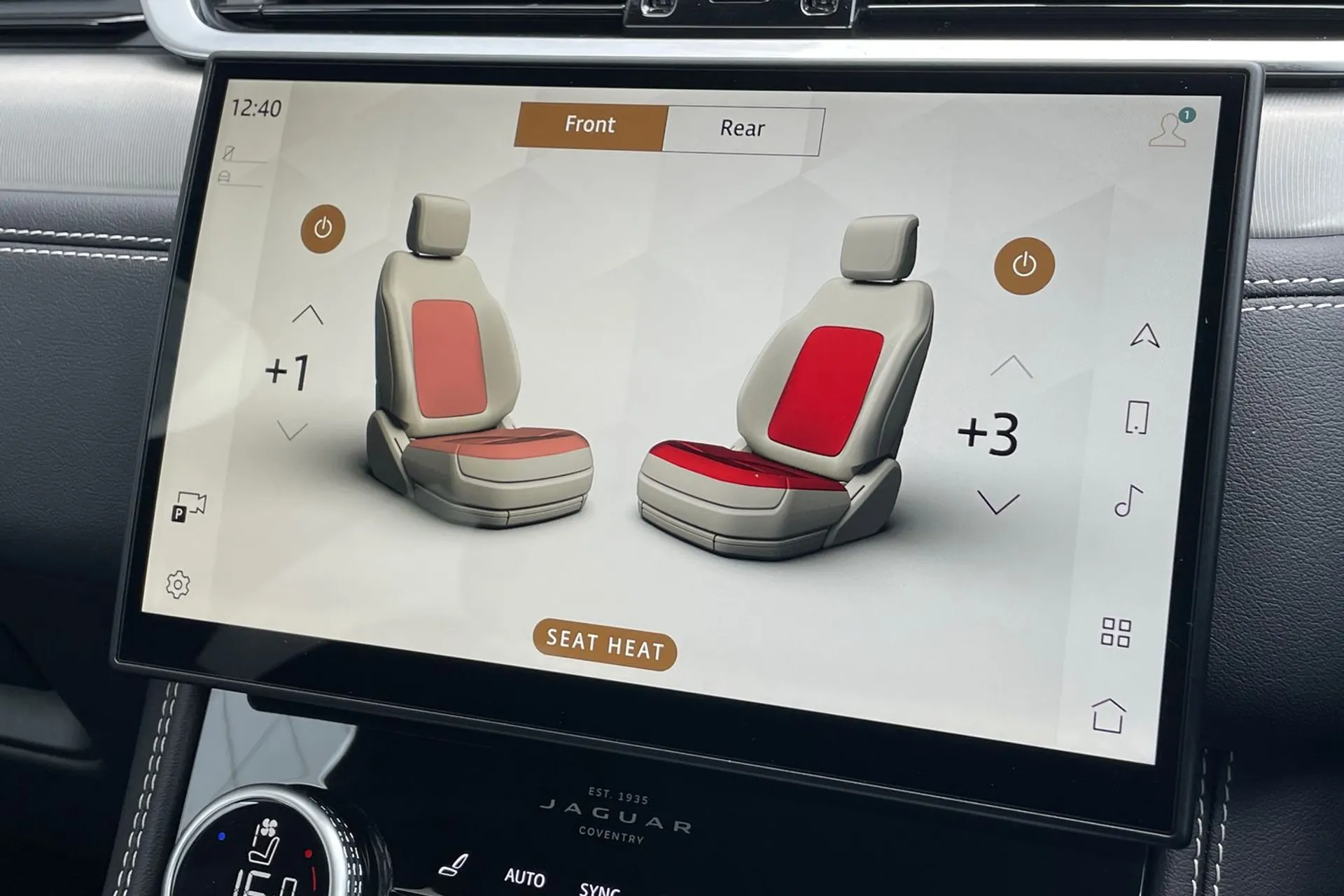 Jaguar F-PACE thumbnail image number 21