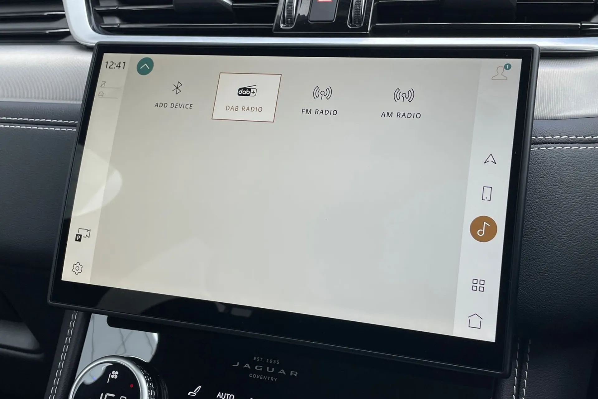 Jaguar F-PACE thumbnail image number 59