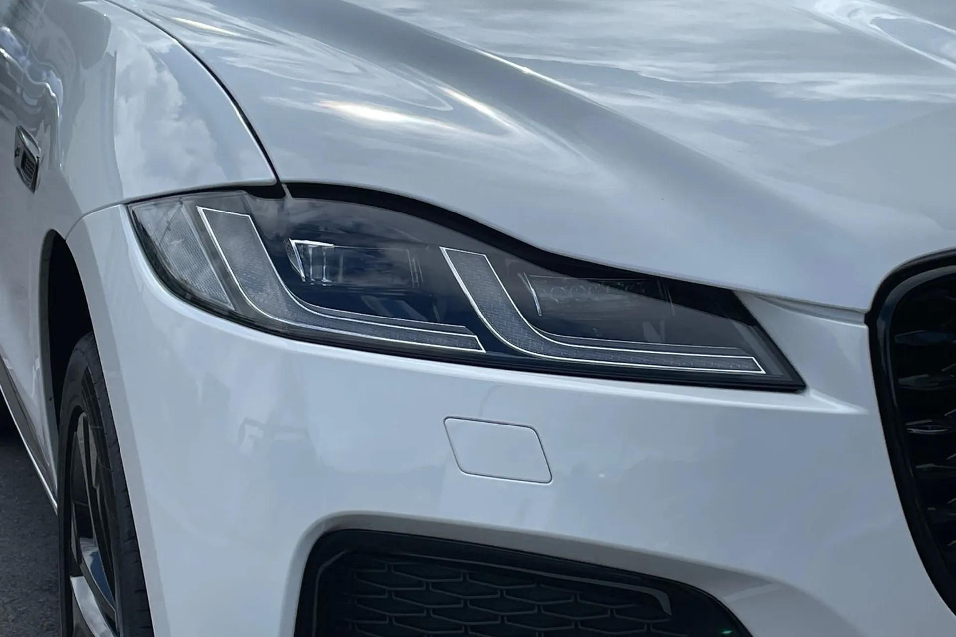 Jaguar F-PACE thumbnail image number 26