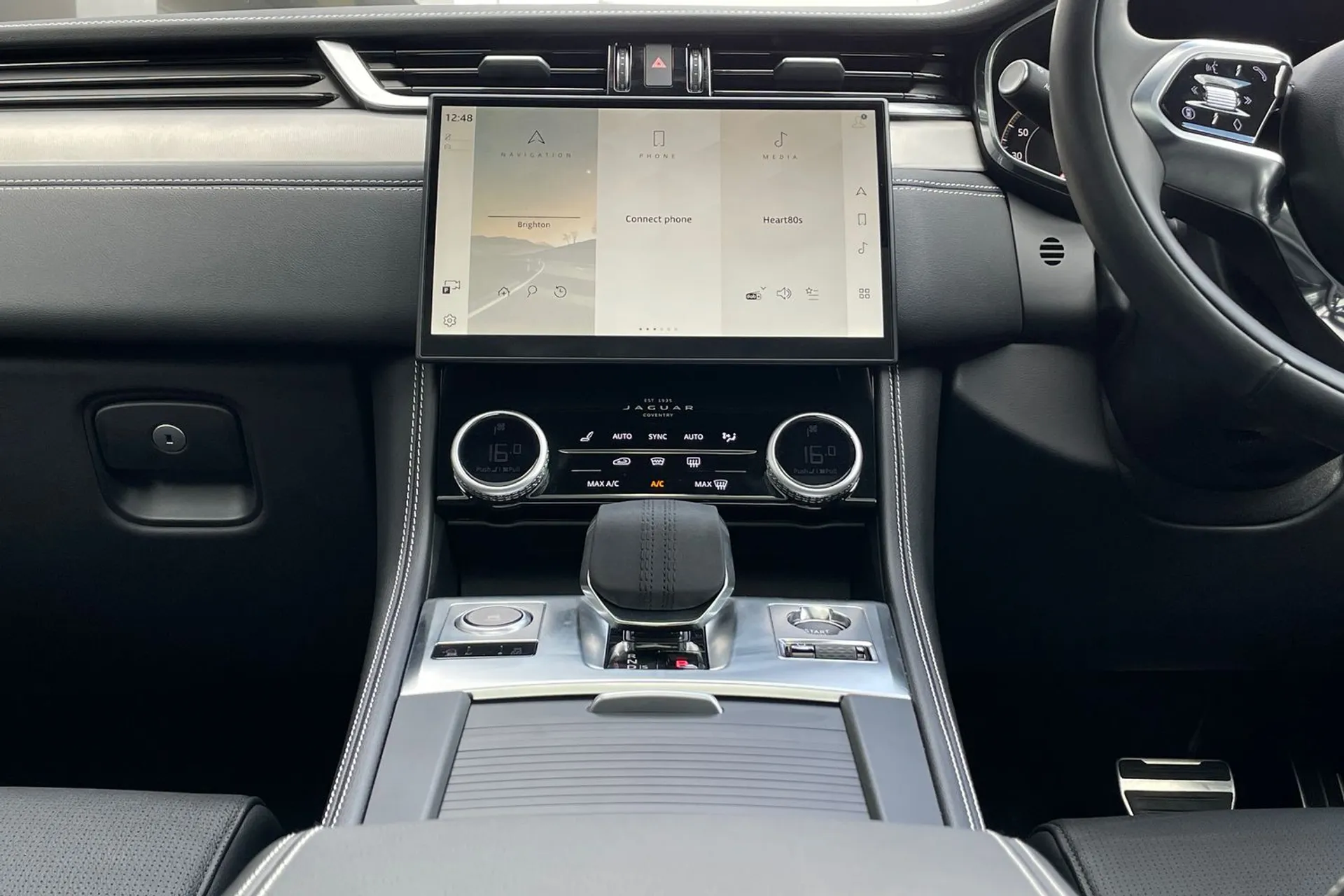 Jaguar F-PACE thumbnail image number 47