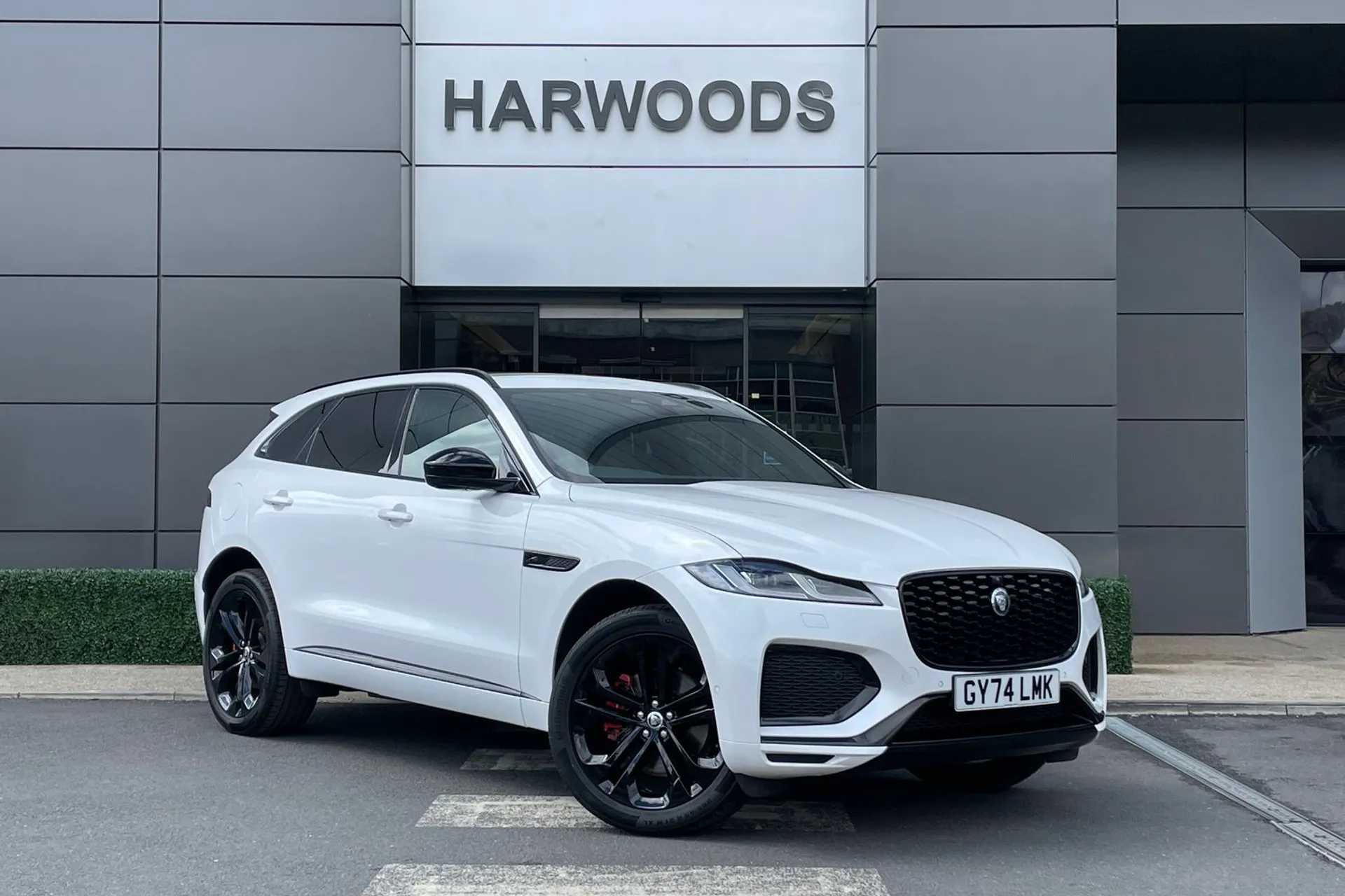 Jaguar F-PACE focused image