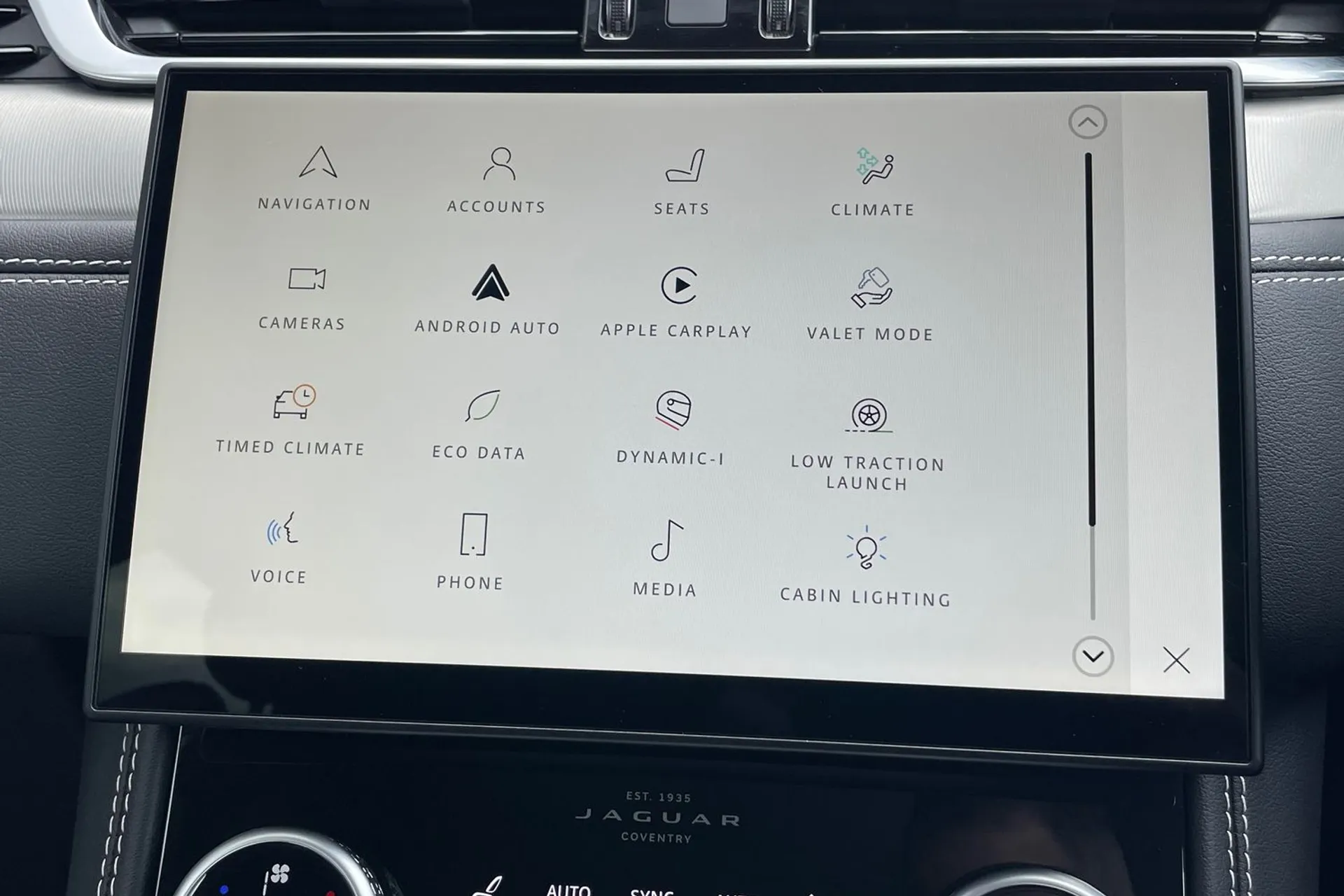Jaguar F-PACE thumbnail image number 61