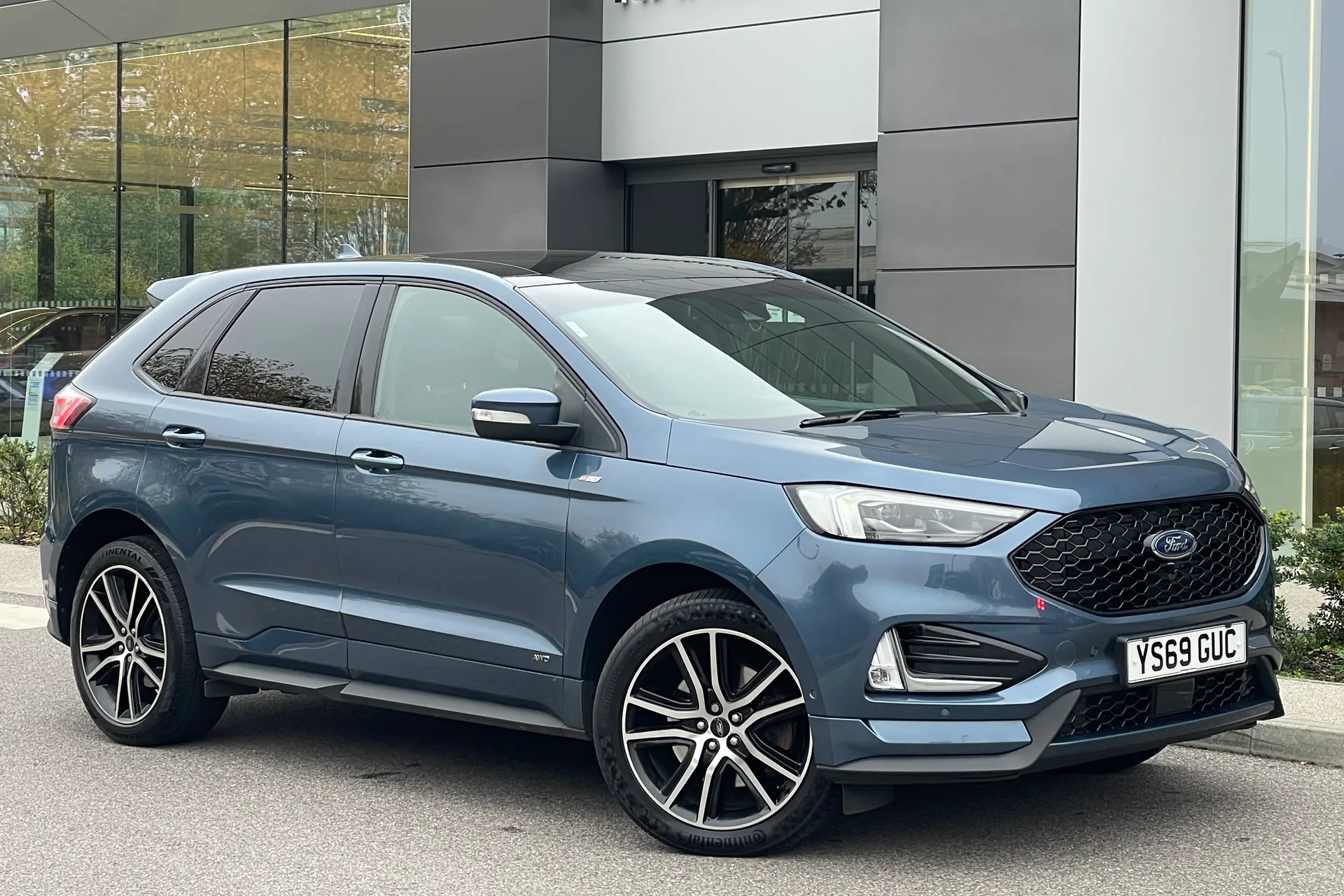 FORD EDGE focused image