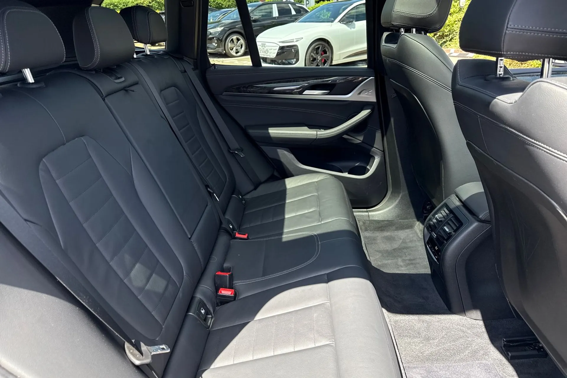 BMW X3 thumbnail image number 44