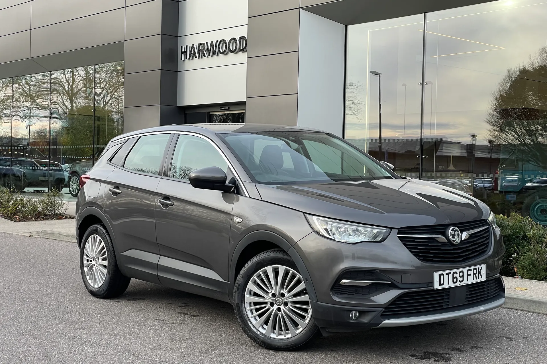 VAUXHALL GRANDLAND X focused image