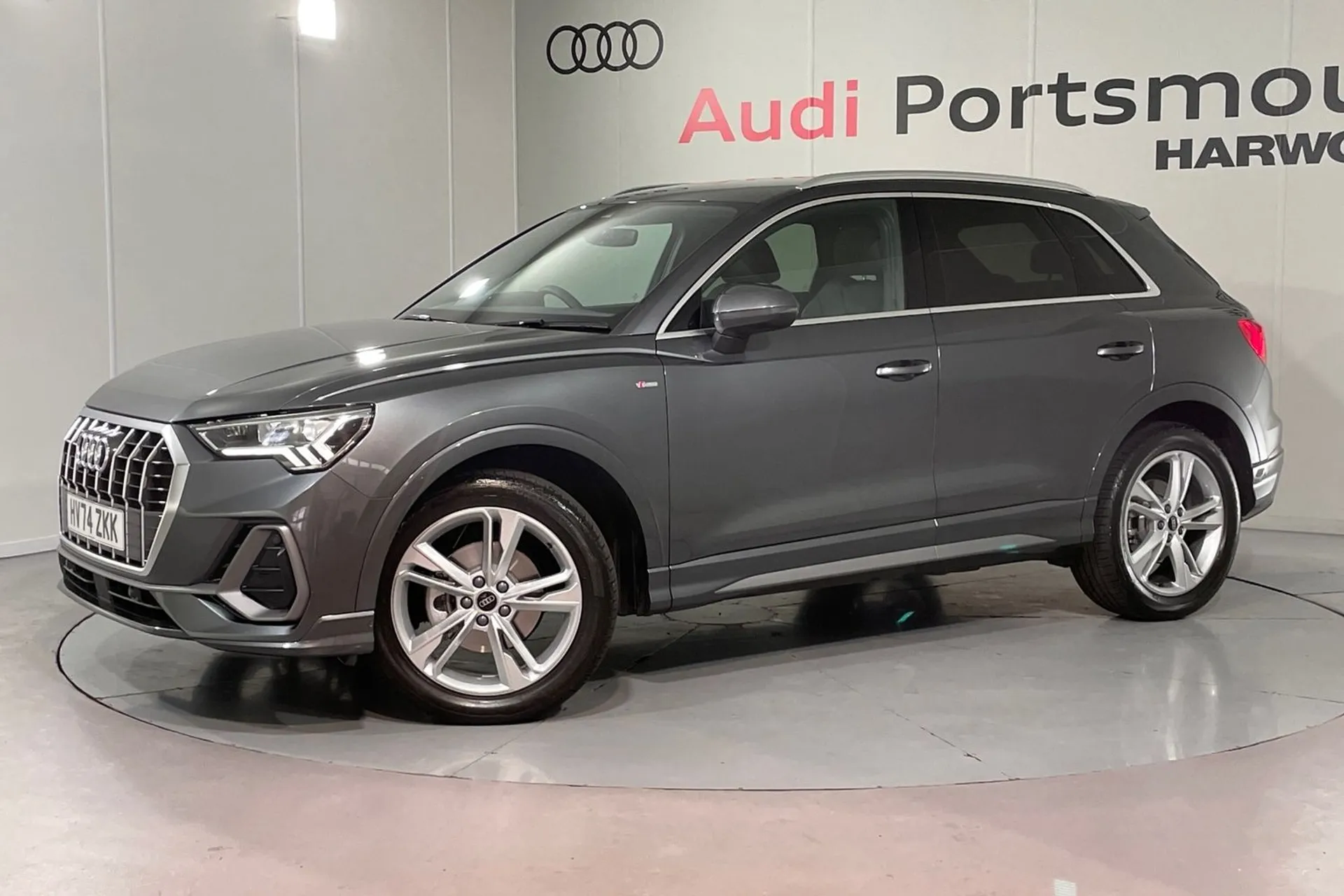 Audi Q3 thumbnail image number 5