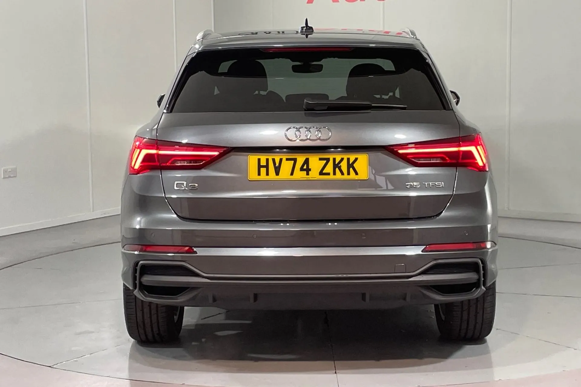 Audi Q3 thumbnail image number 10