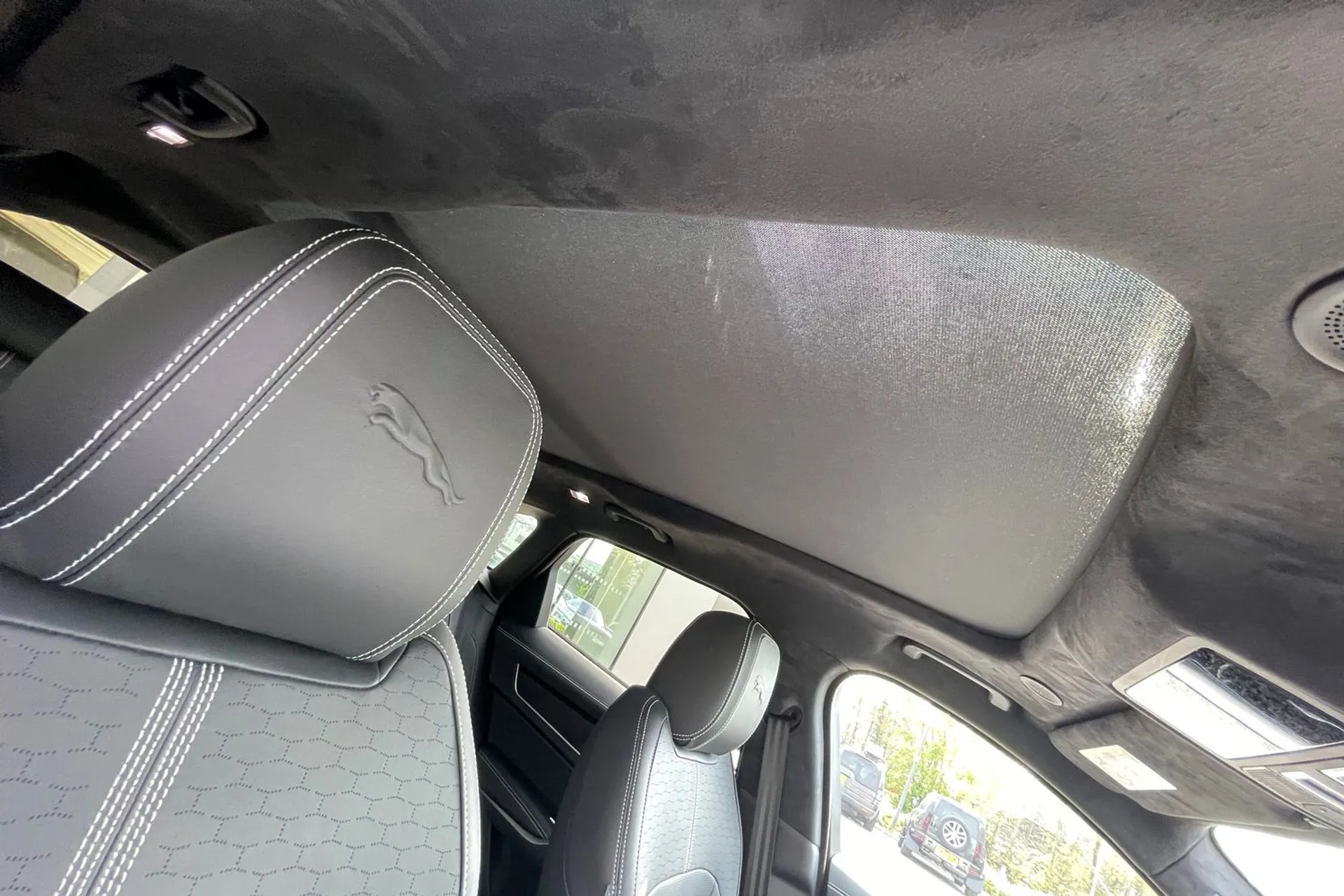 Jaguar F-PACE thumbnail image number 36