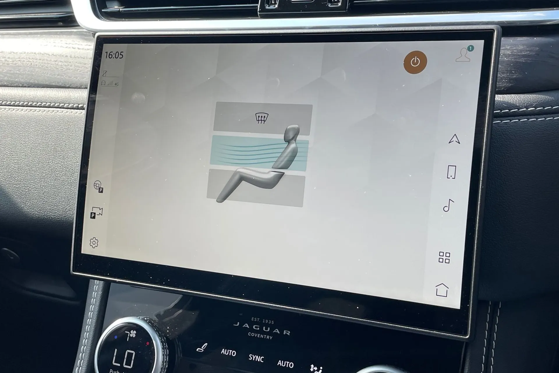 Jaguar F-PACE thumbnail image number 17