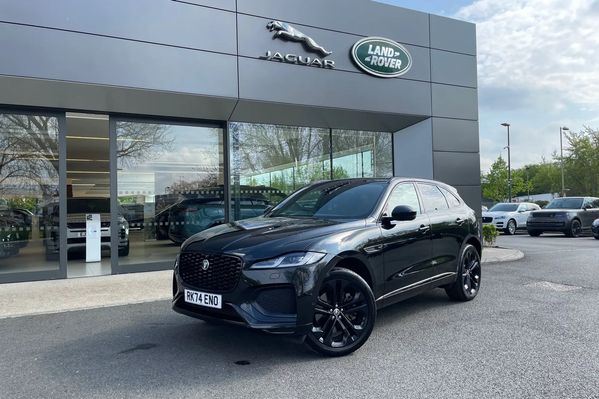 Jaguar F-PACE thumbnail image number 28