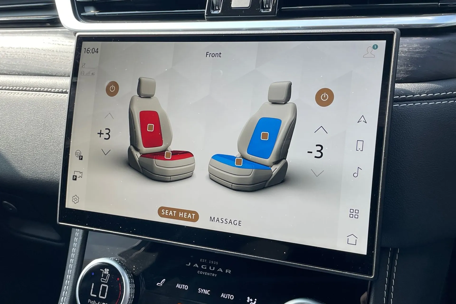 Jaguar F-PACE thumbnail image number 18