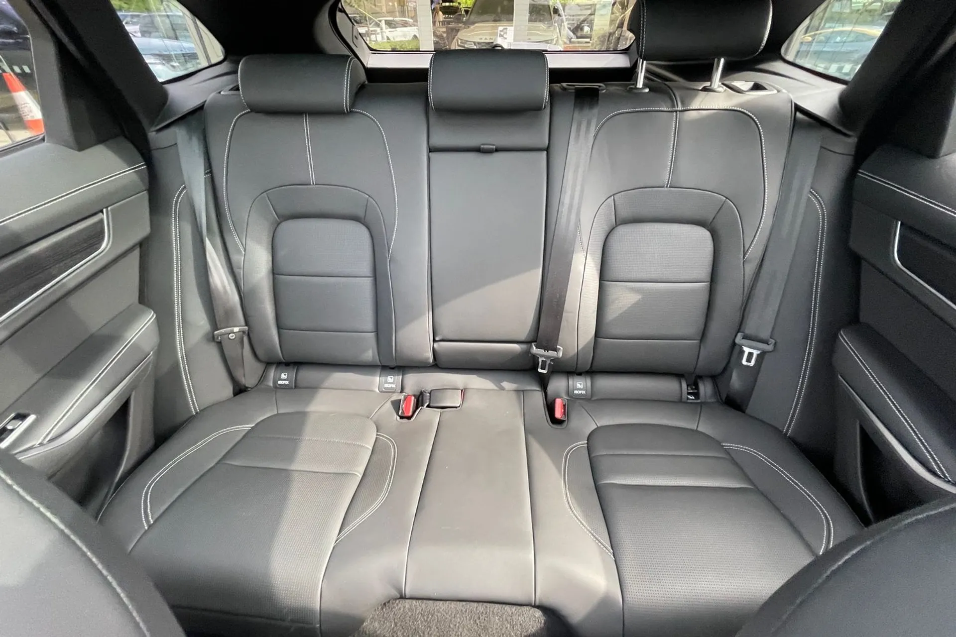 Jaguar F-PACE thumbnail image number 11