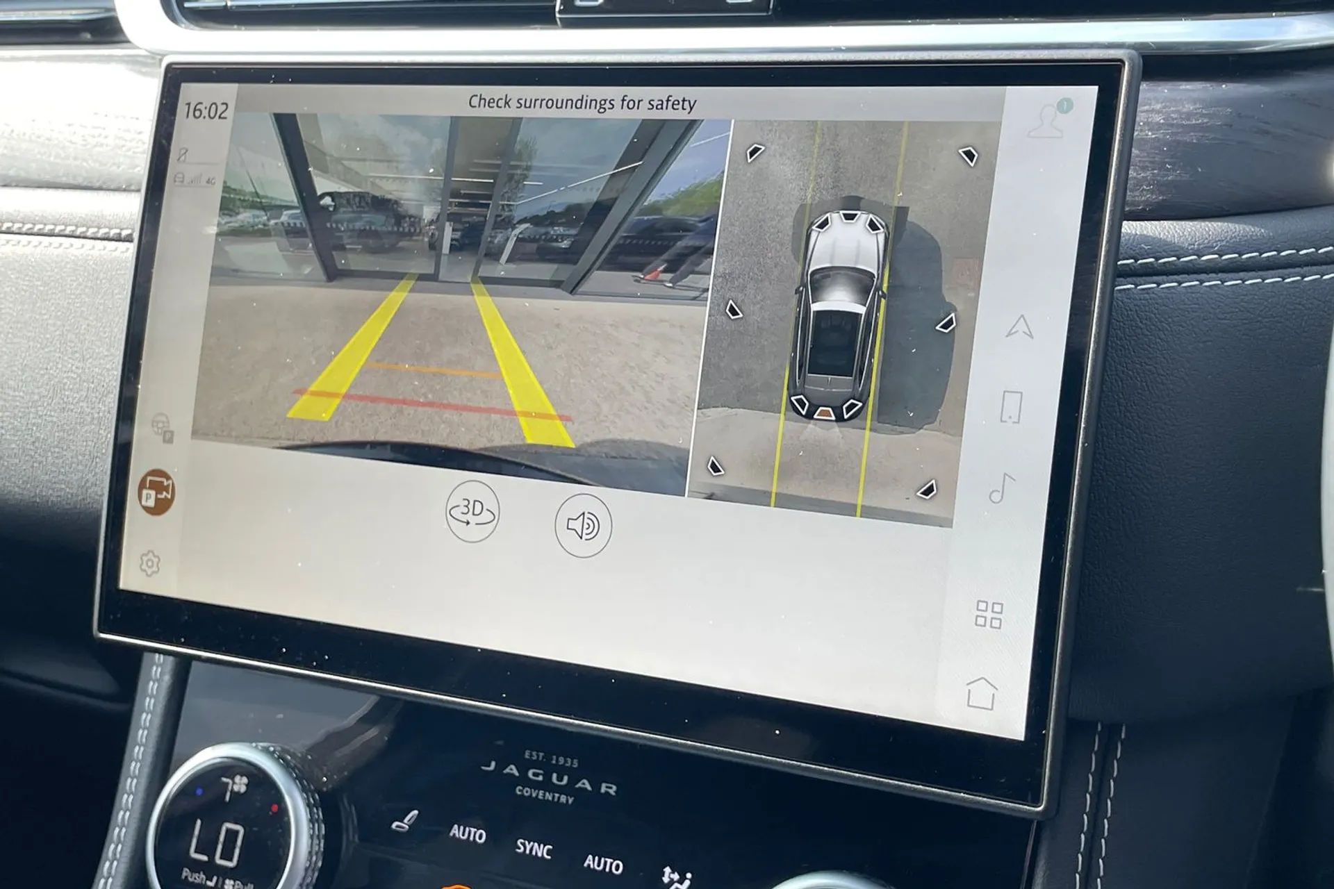 Jaguar F-PACE thumbnail image number 4
