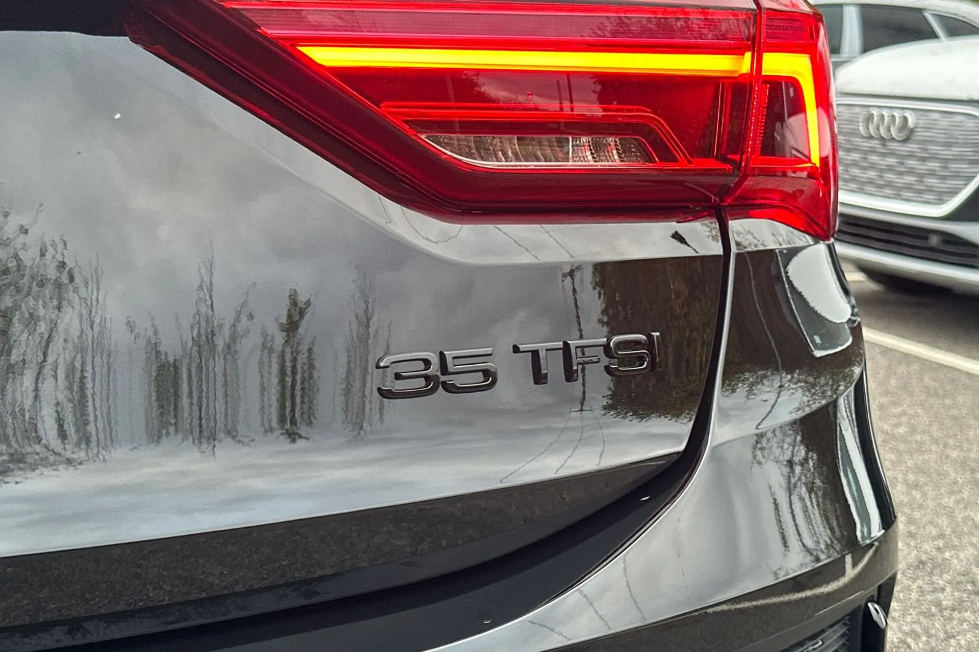 Audi Q3 thumbnail image number 46