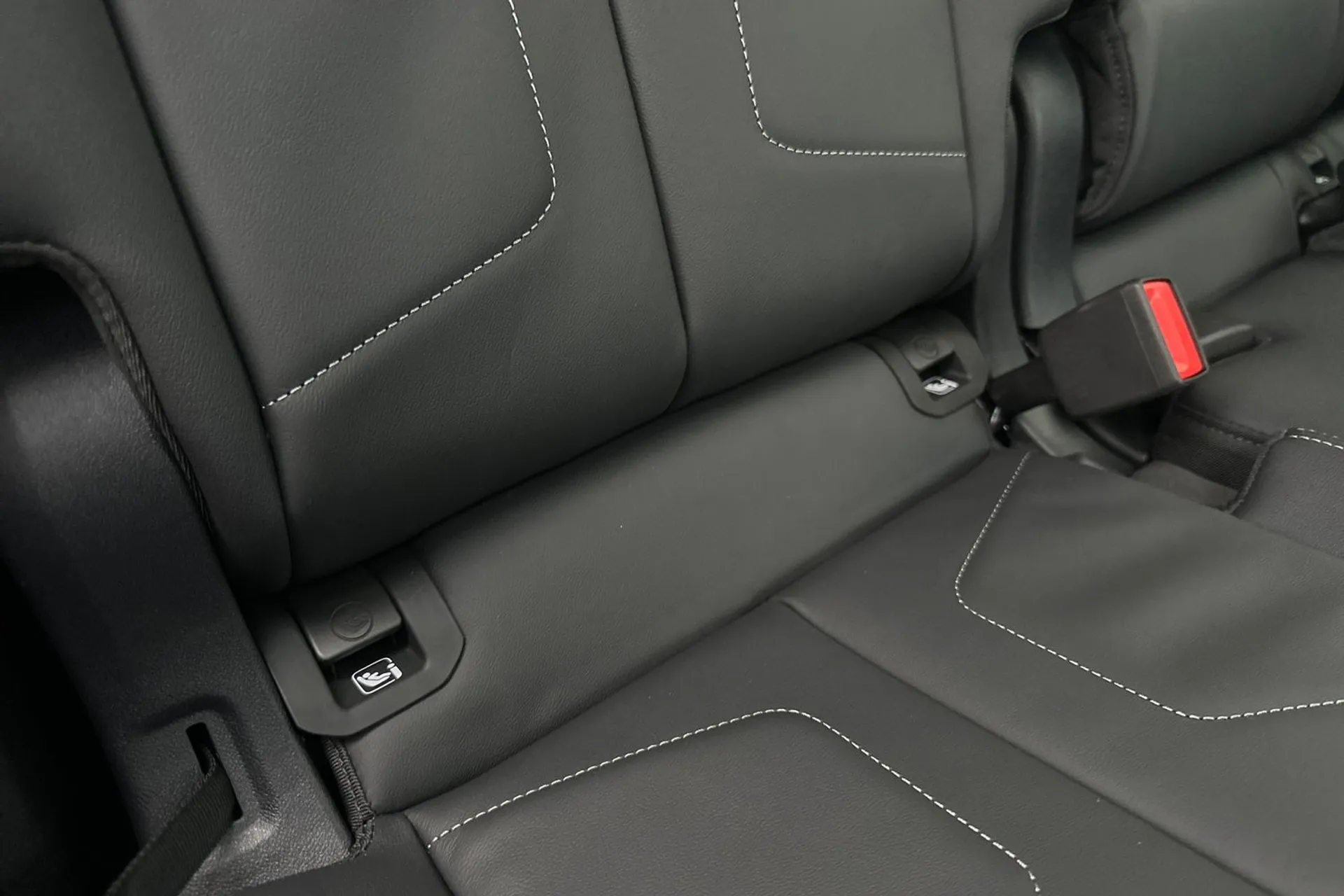 Audi Q3 thumbnail image number 34