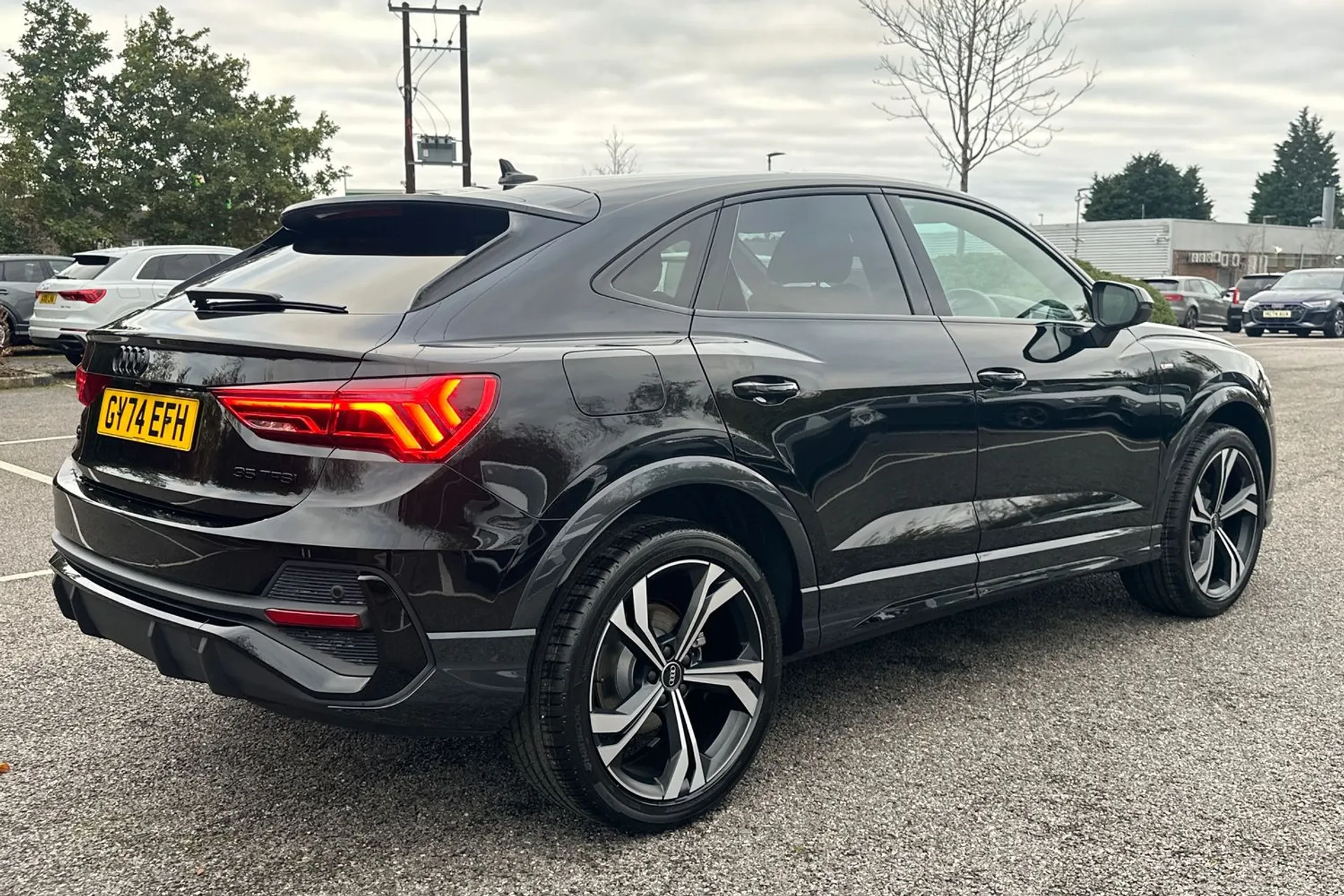 Audi Q3 thumbnail image number 4