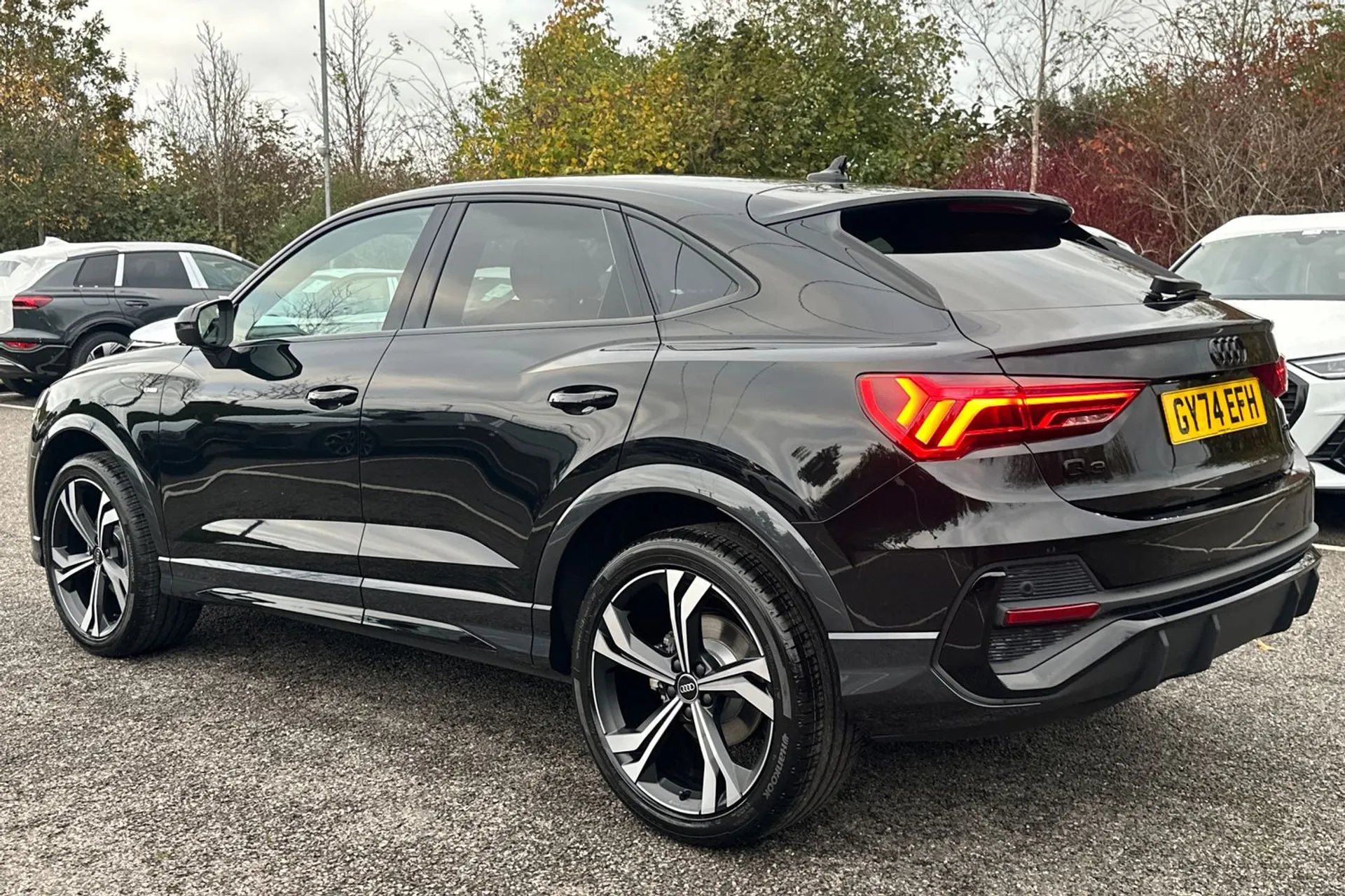 Audi Q3 thumbnail image number 6