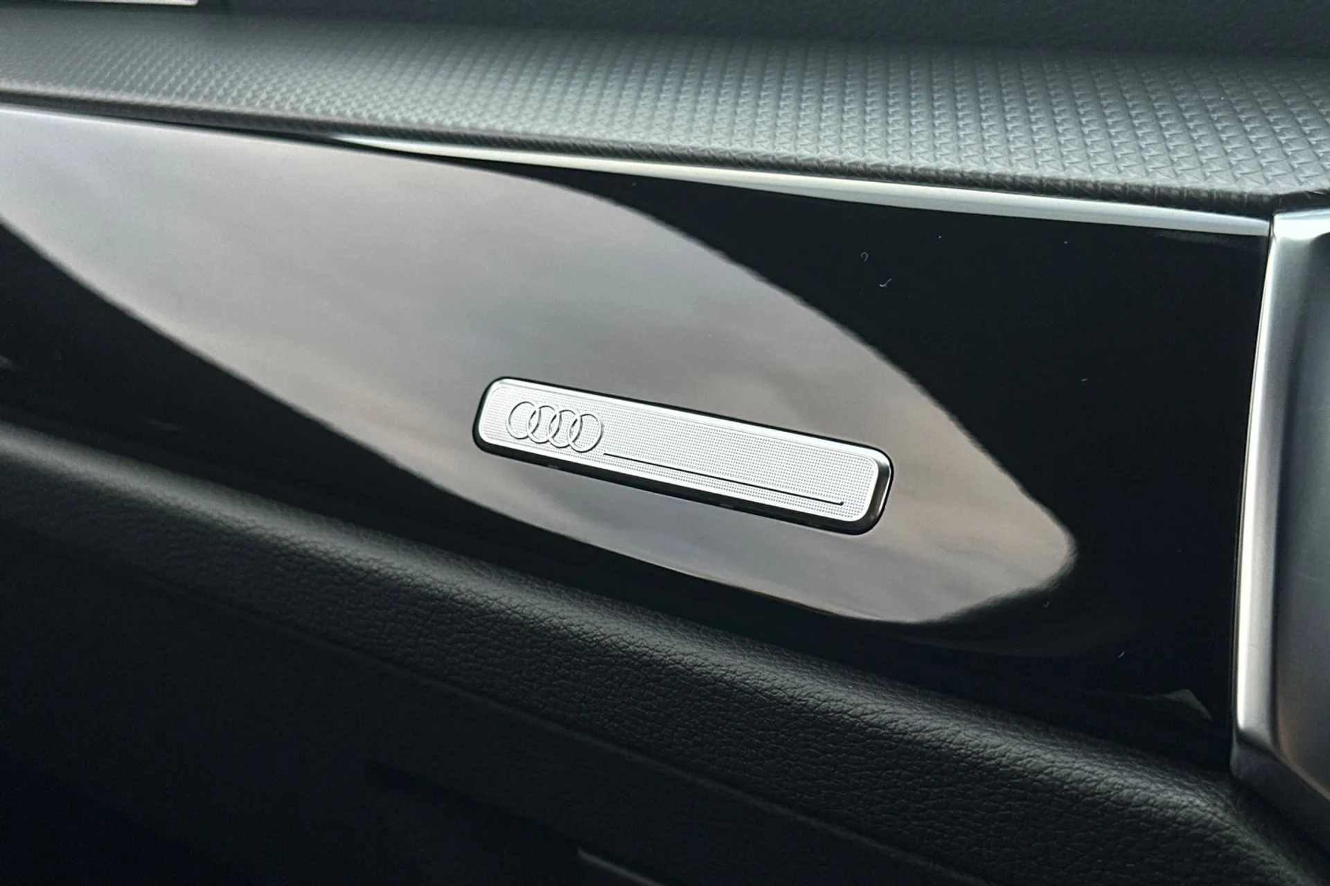 Audi Q3 thumbnail image number 43